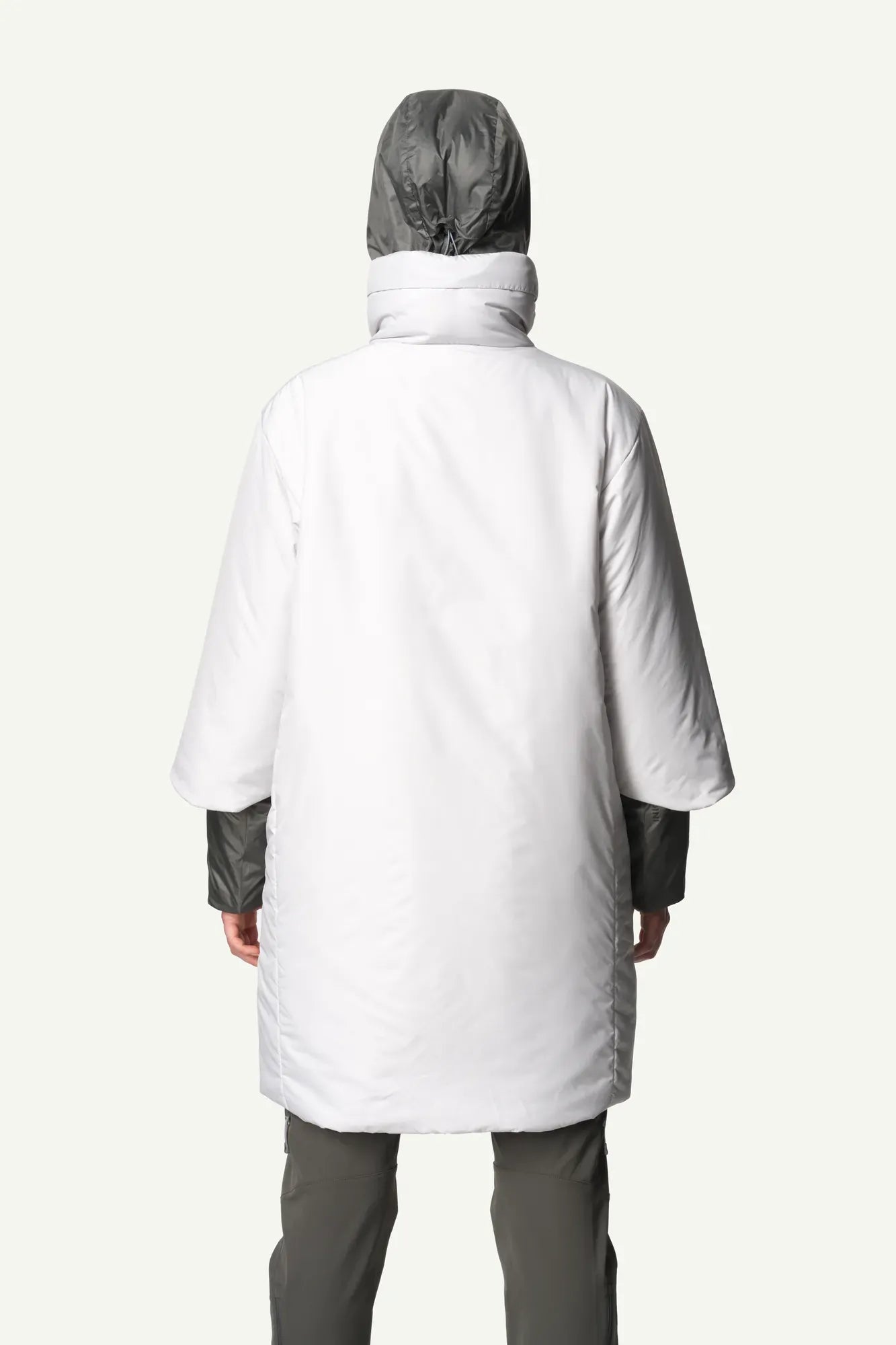 106944_G66_205_Women_The_Cloud_a_touch_of_gray_B115_c_low