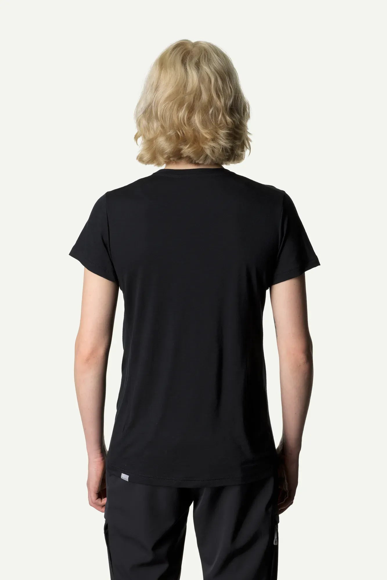 151004_900_200_Women_DeSoli_Tee_true_black_c_low