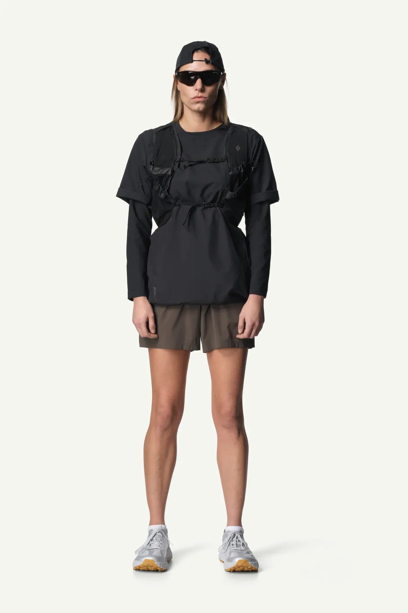 159784_900_100_Women_Weather_Tee_true_black_C779_c_low