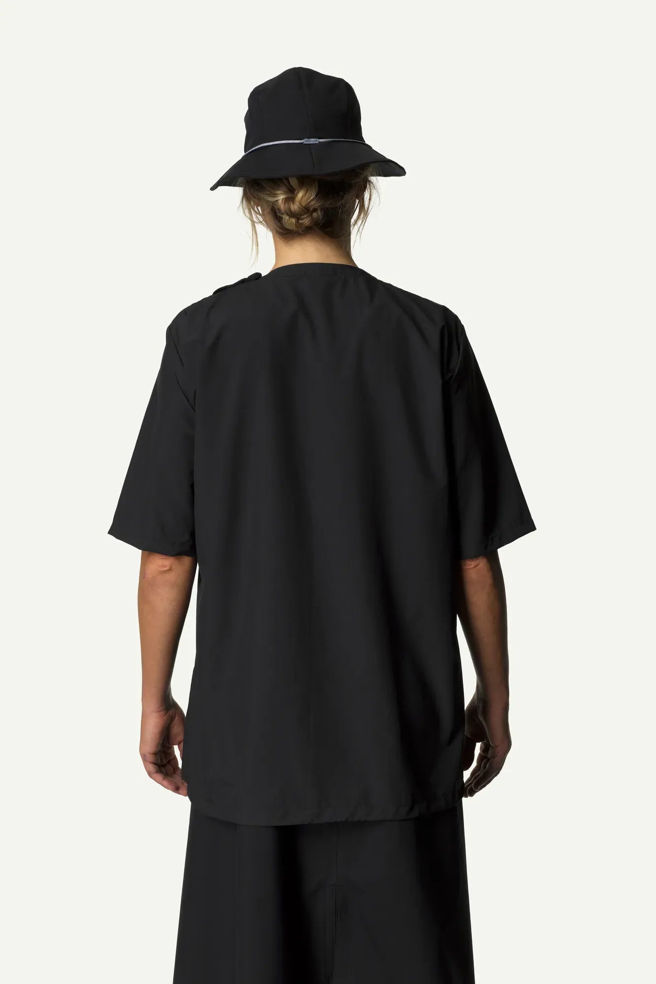 159784_900_200_Women_Weather_Tee_true_black_c_low