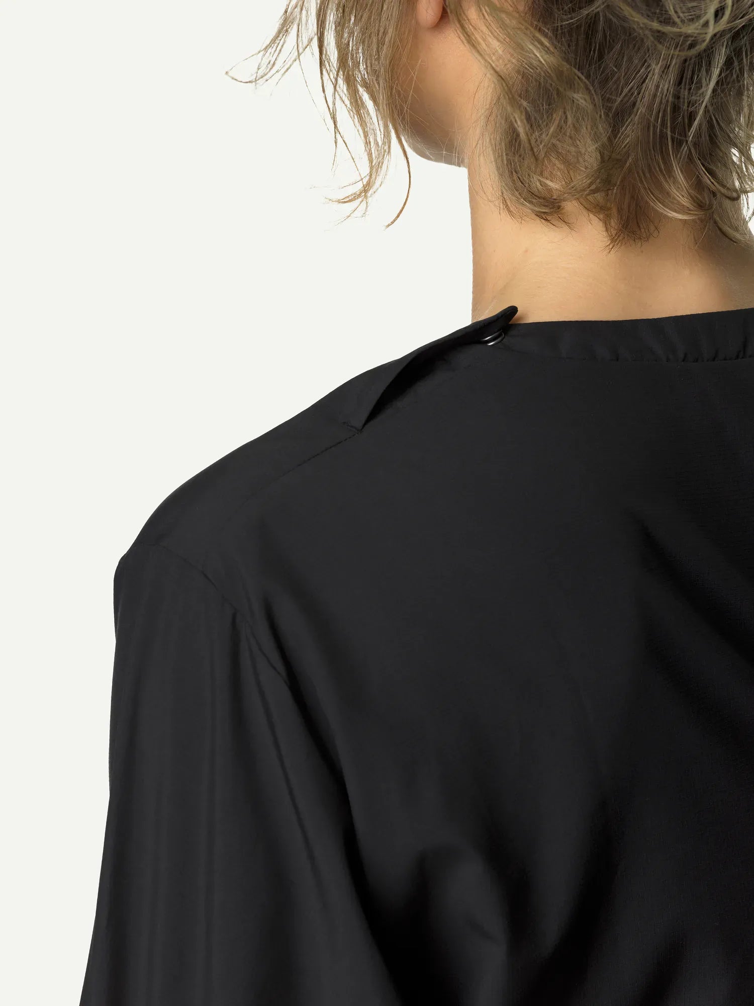 159784_900_601_Women_Weather_Tee_true_black_c_low