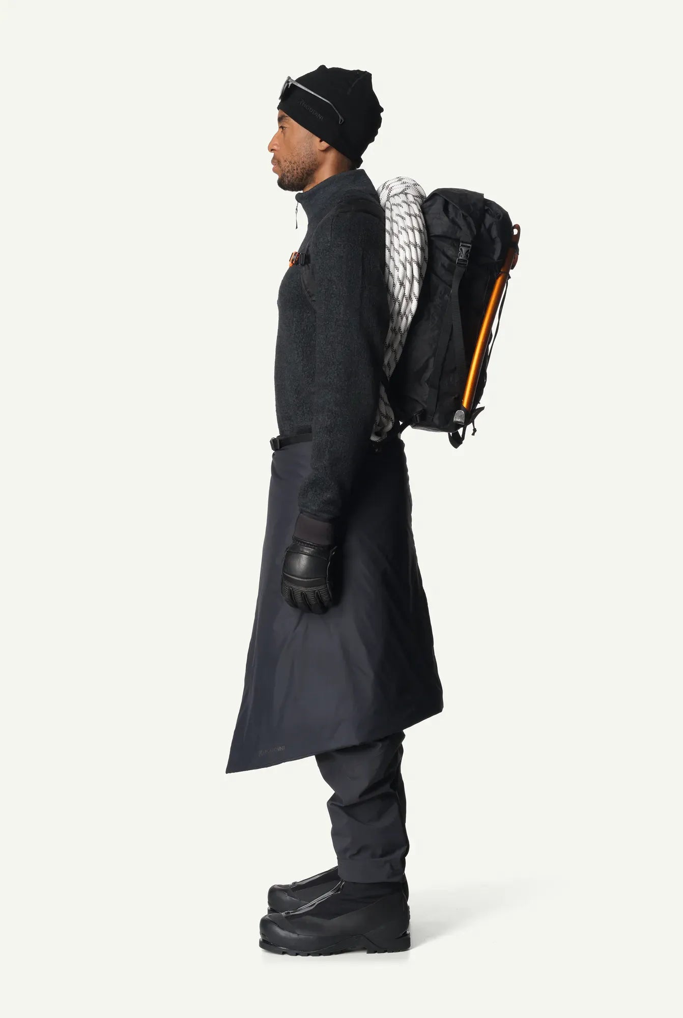 220234_900_101_Men_Alto_Half_Zip_true_black_c_low