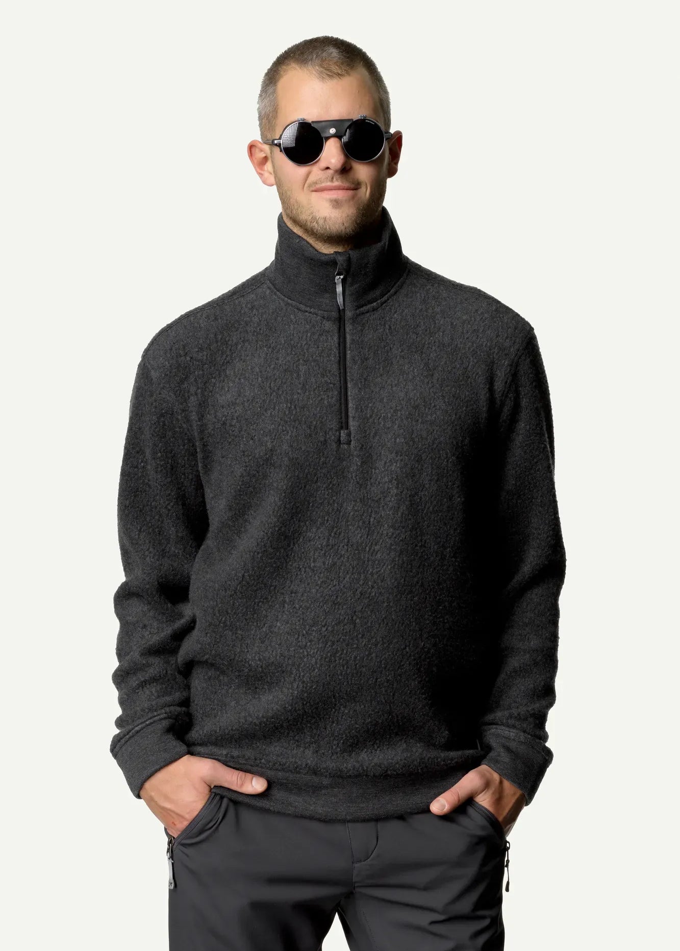 220234_900_202_Men_Alto_Half_Zip_true_black_c_low