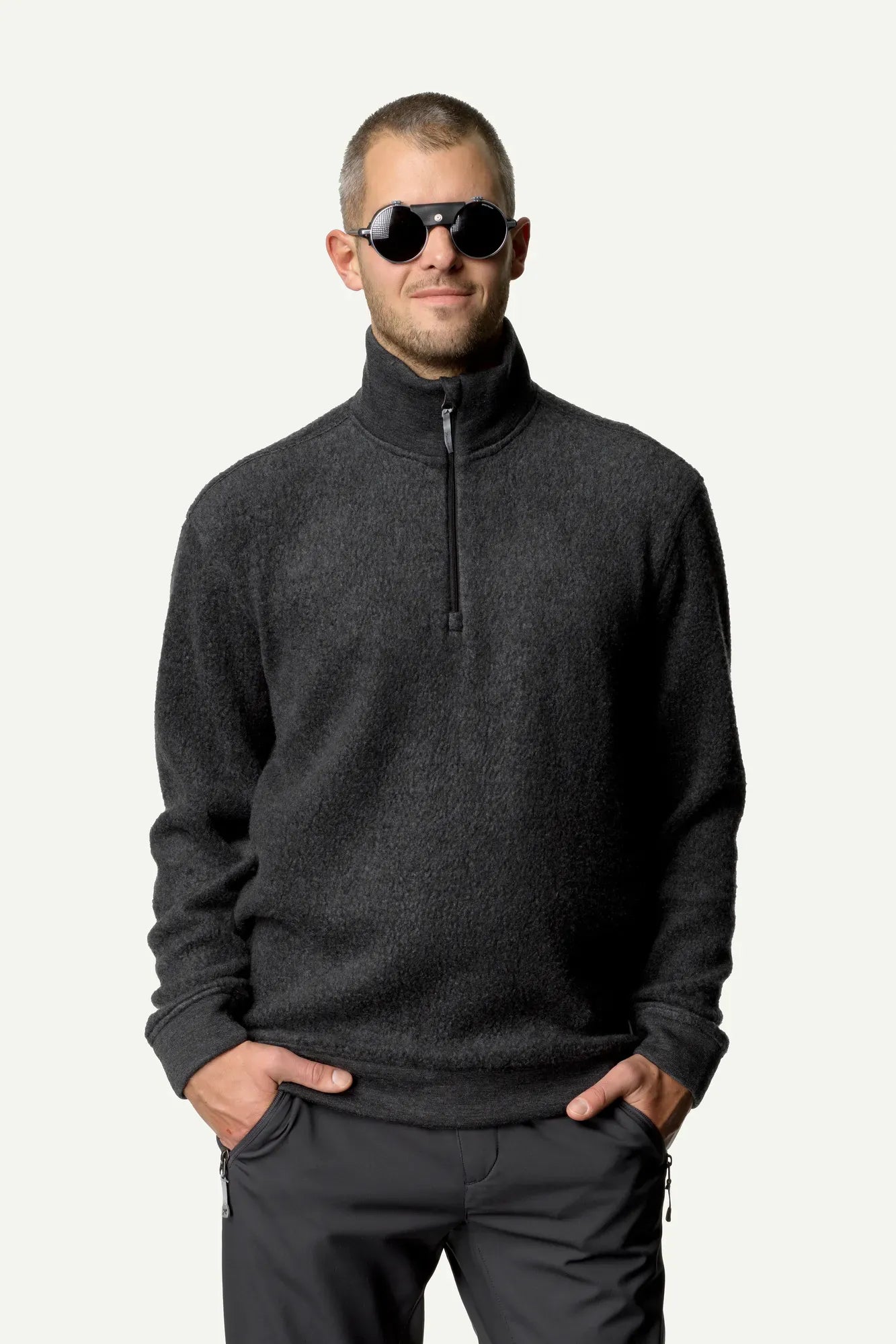 220234_900_202_Men_Alto_Half_Zip_true_black_c_low