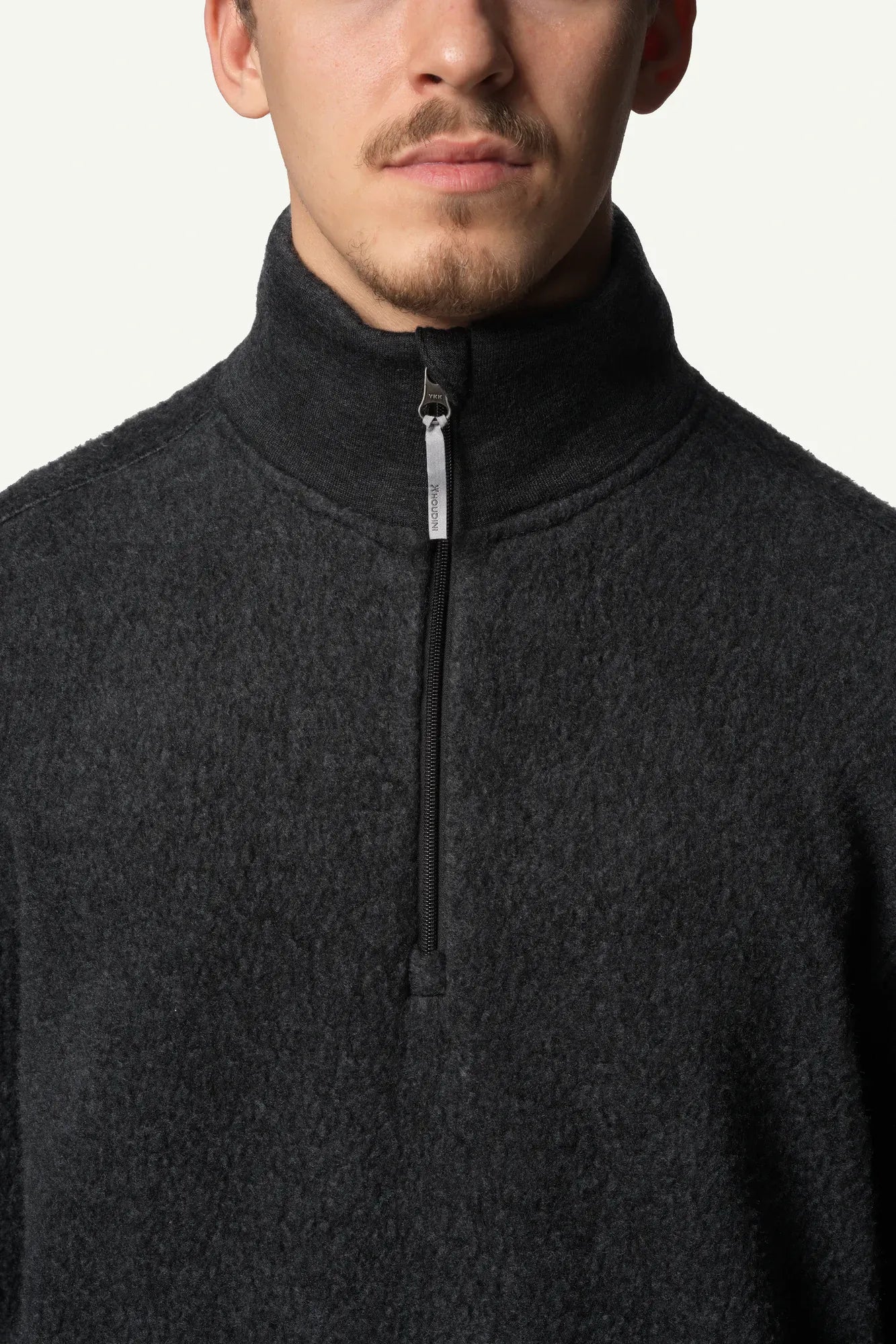 220234_900_600_Men_Alto_Half_Zip_true_black_c_low