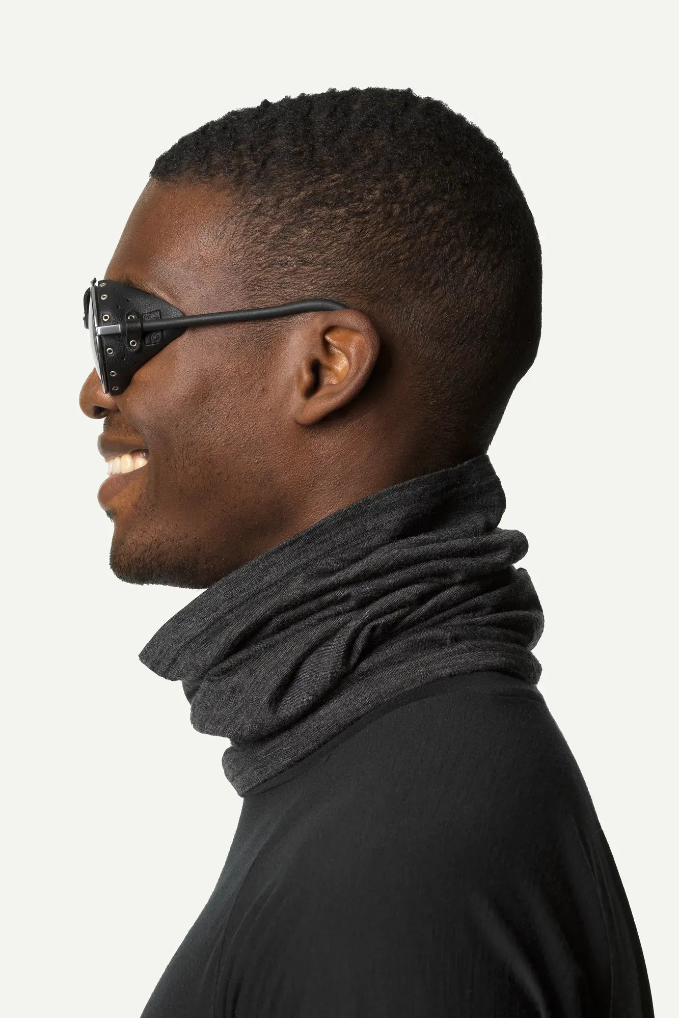 330354_900_202_Men_Activist_Neck_Gaiter_true_black_c_low