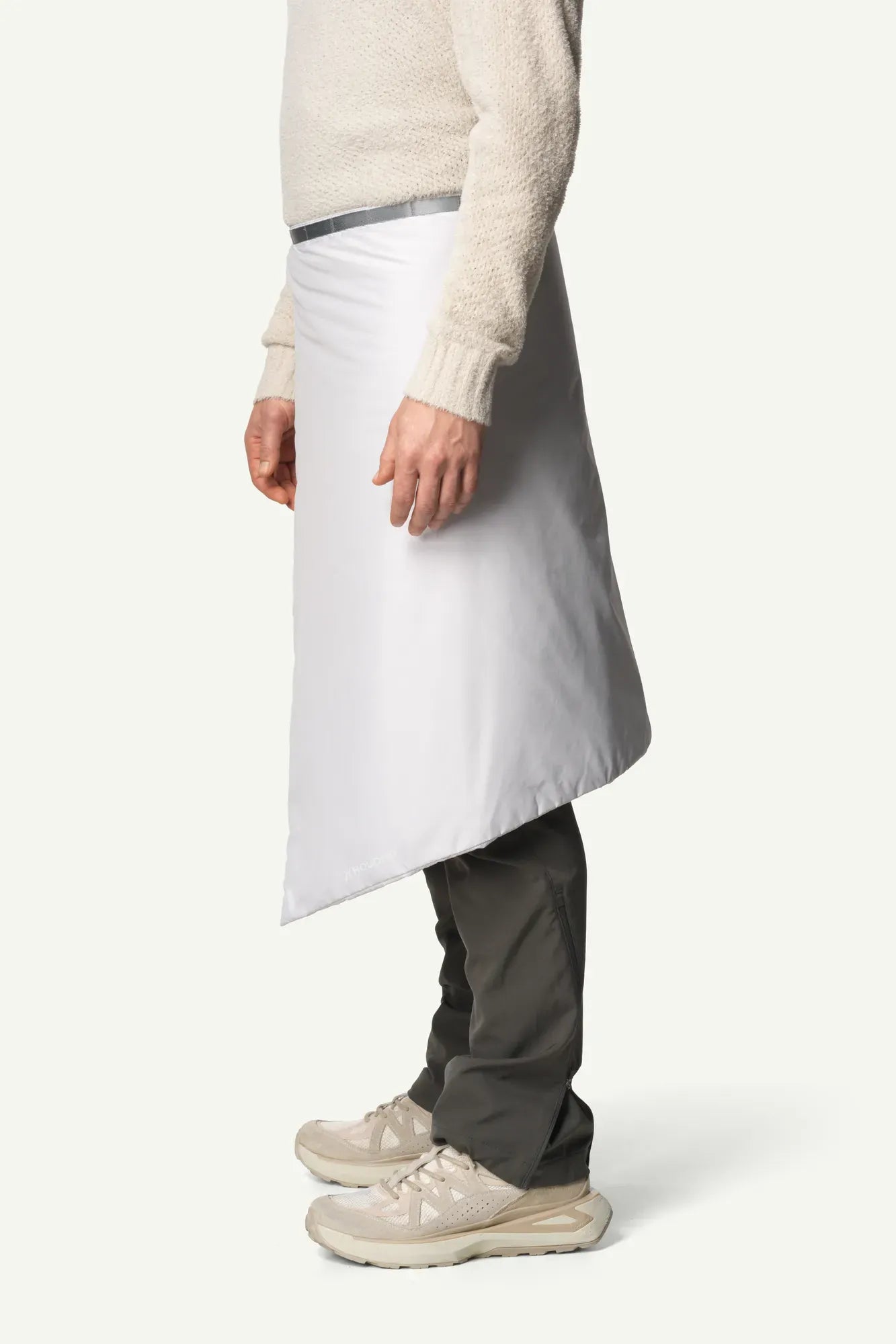 600684_G66_201_Men_Puffy_Square_a_touch_of_gray_B545_c_low