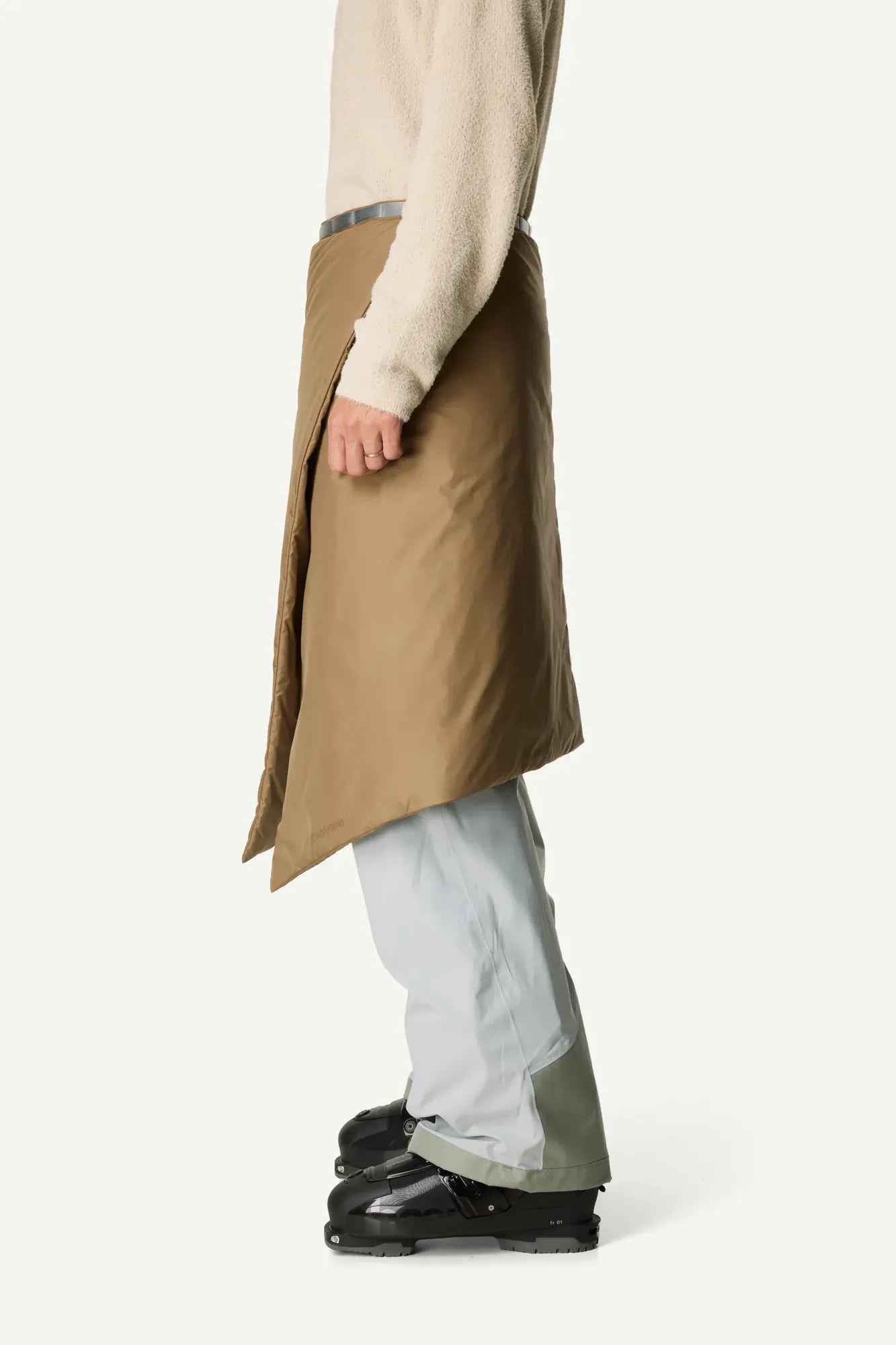 600684_I04_203_Puffy_Square_elm_brown_c_low