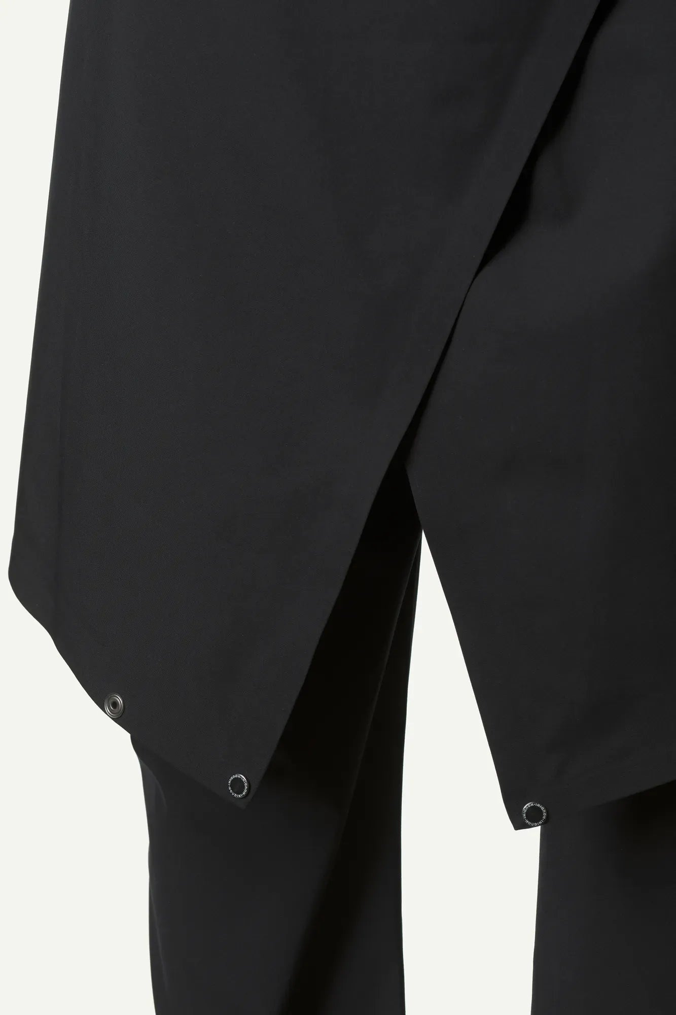 649944_900_601_Men_The_Square_true_black_c_low