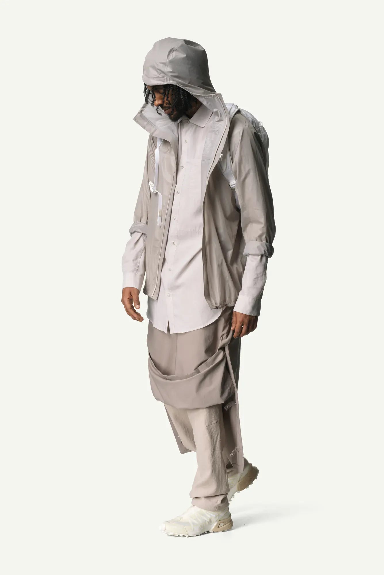 810006_148_104_Men_The_Orange_Jacket_sandstorm_c_low