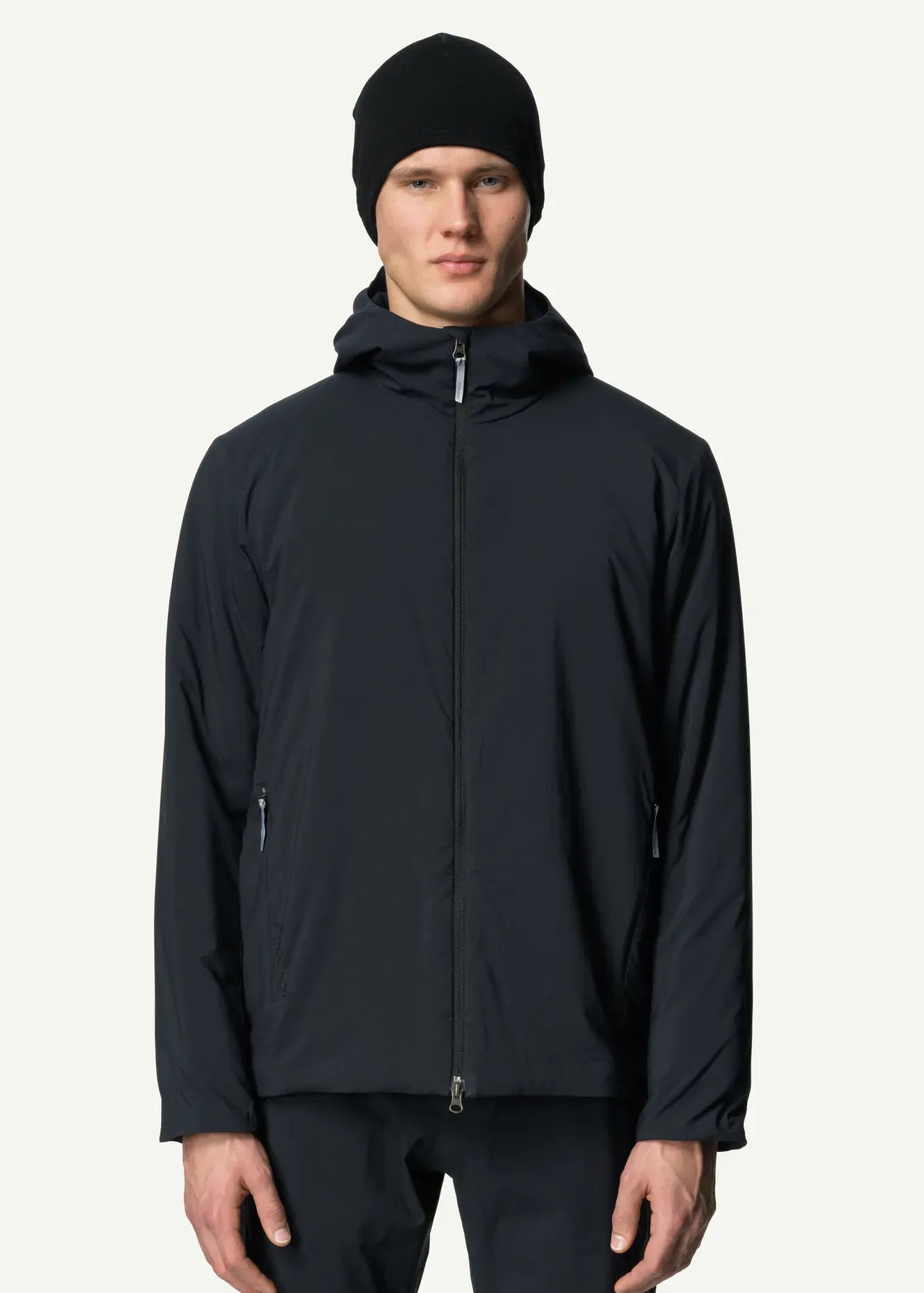 810025_900_200_Men_Puff_Up_Insulated_Houdi_true_black_B476_c_low