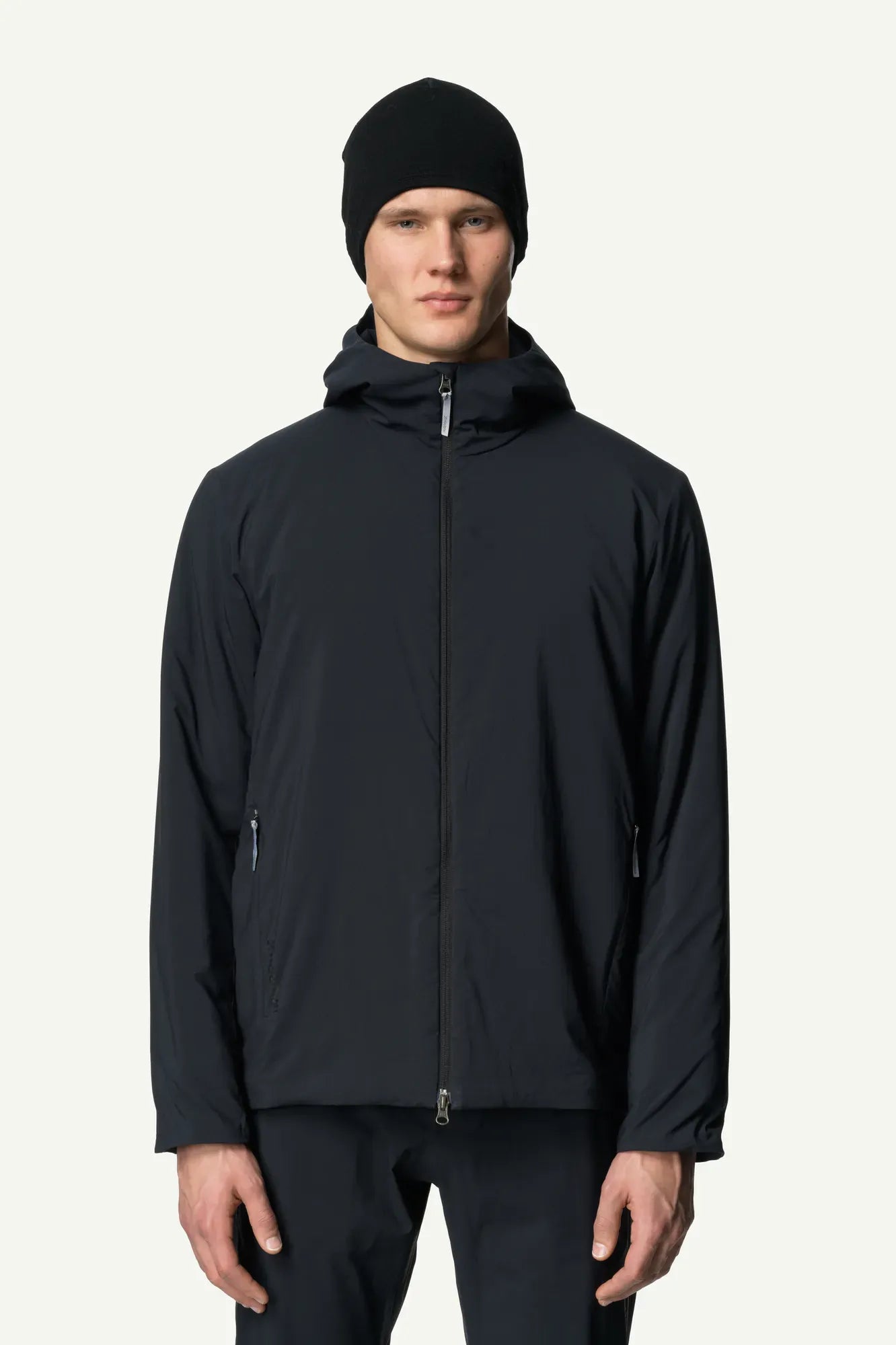 810025_900_200_Men_Puff_Up_Insulated_Houdi_true_black_B476_c_low