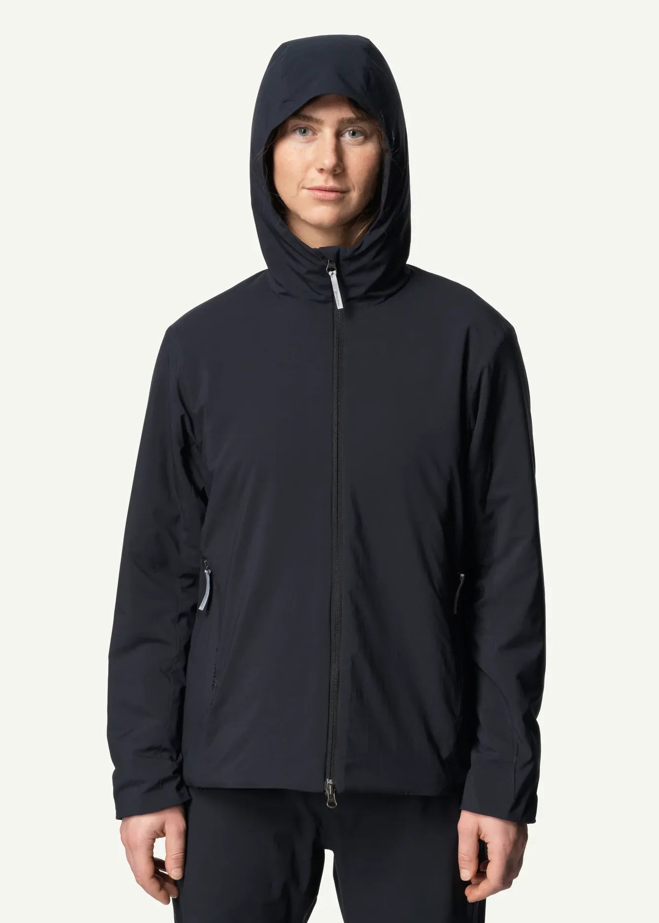 810026_900_200_Women_Puff_Up_Insulated_Houdi_true_black_B121_c_low