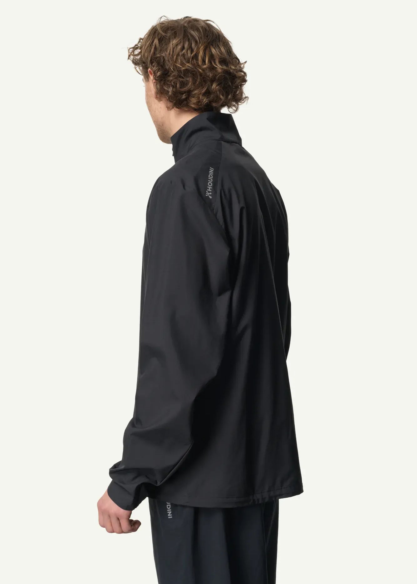 810058_900_300_Men_Pace_Trail_Jacket_true_black_c_low
