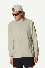 810058_H28_200_Men_Pace_Trail_Jacket_greenish_gray_A390_c_low