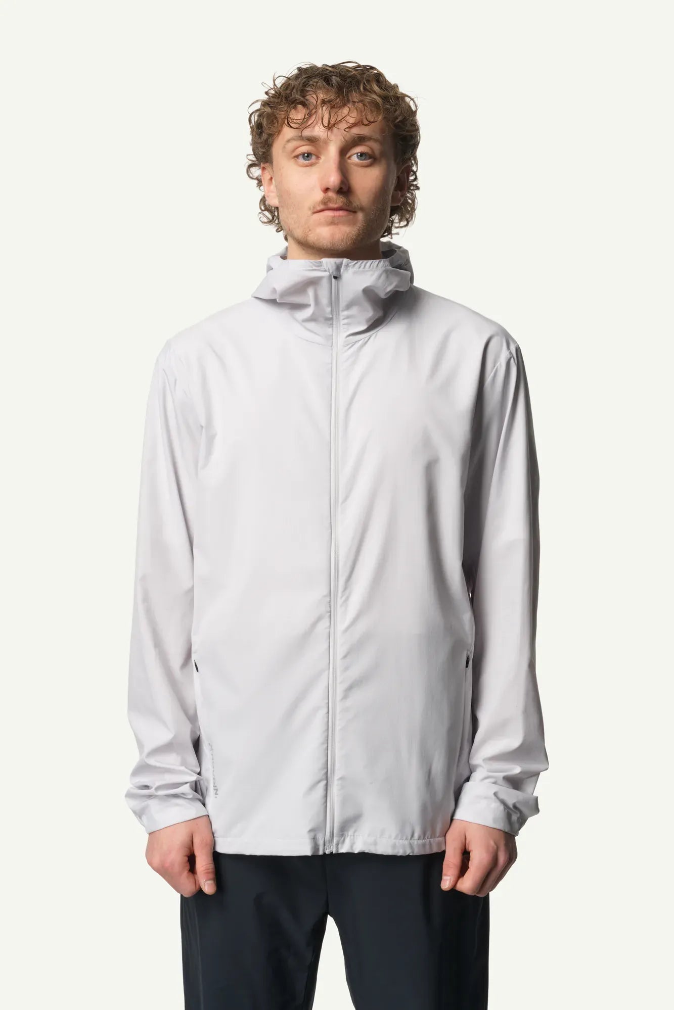 810059_G66_200_Men_Pace_Trail_Houdi_a_touch_of_gray_c_low