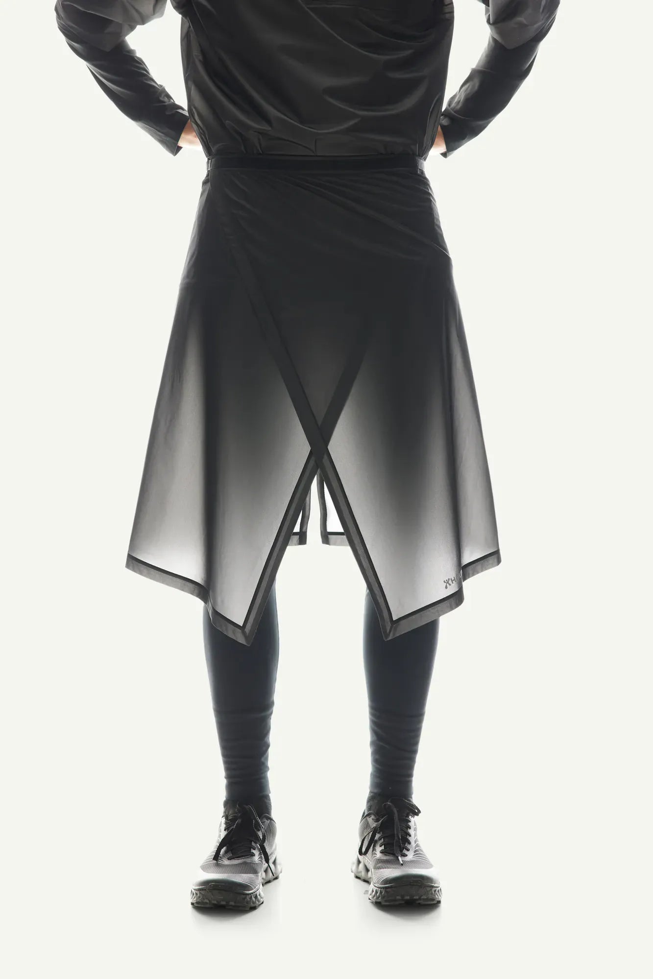 810064_900_200_Men_The_Orange_Square_true_black_A390_c_low