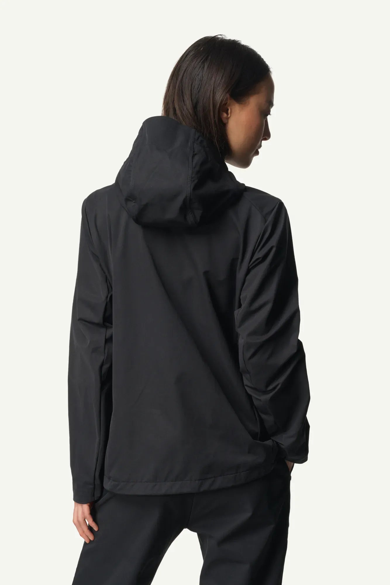 810082_900_400_Women_Core_Tech_Houdi_true_black_c_low
