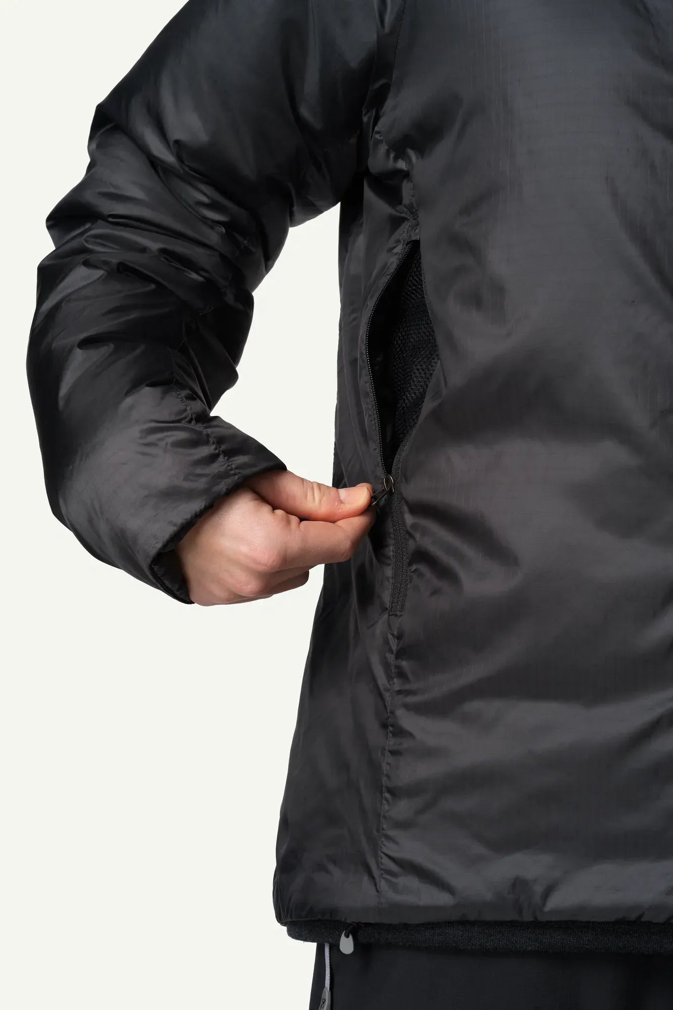 820002_900_600_Women_Dunfri_true_black_c_low