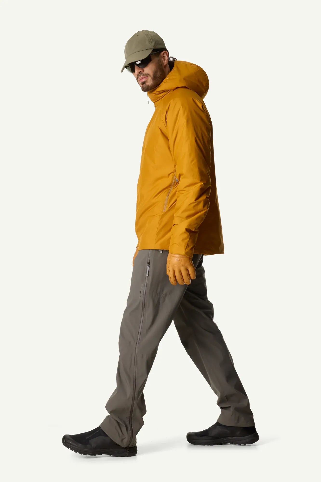 820034_I09_101_Men_Dunfri_Guide_sand_brown_c_low