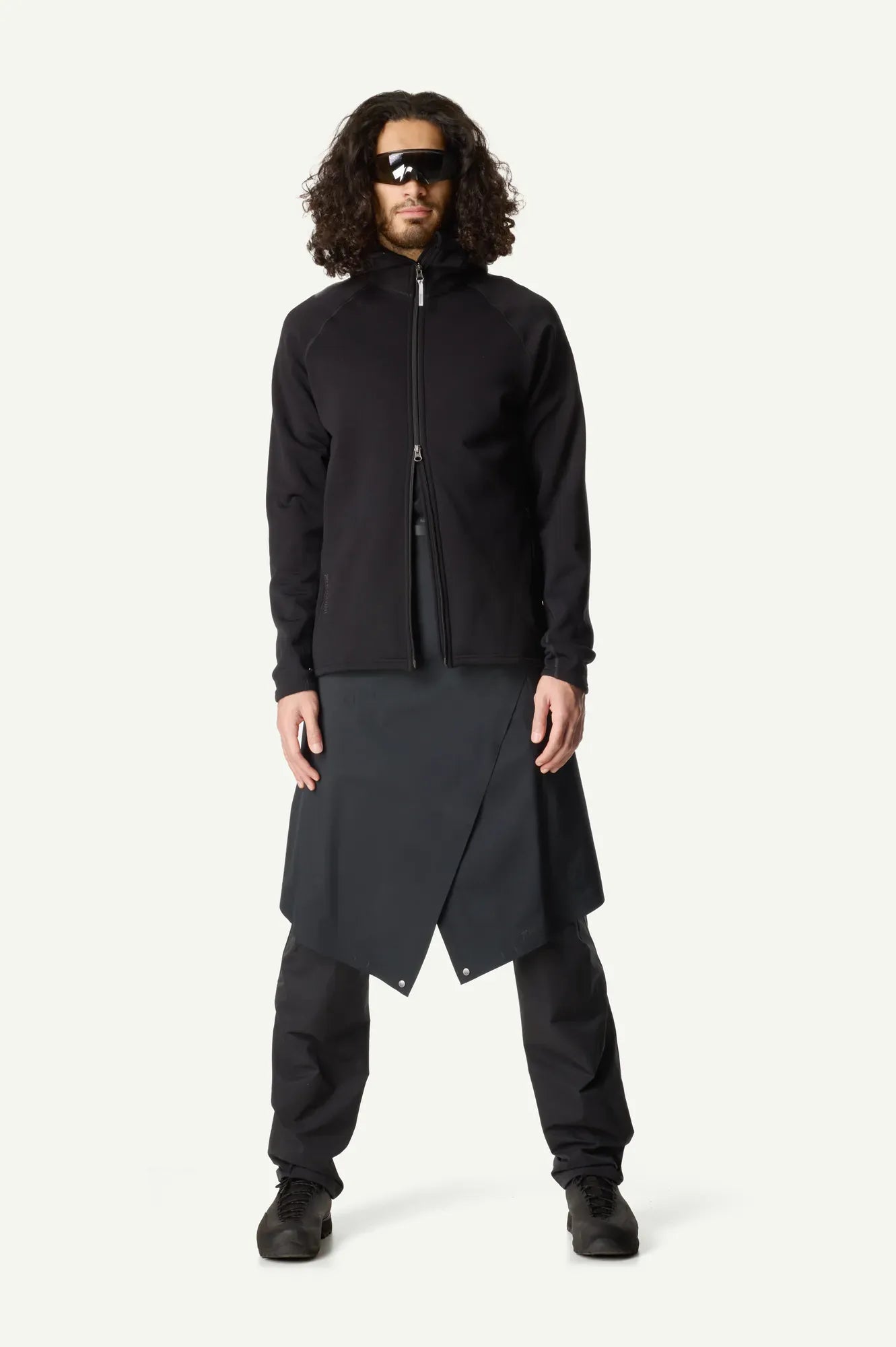 830019_900_100_Men_Power_Up_Houdi_true_black_c_low