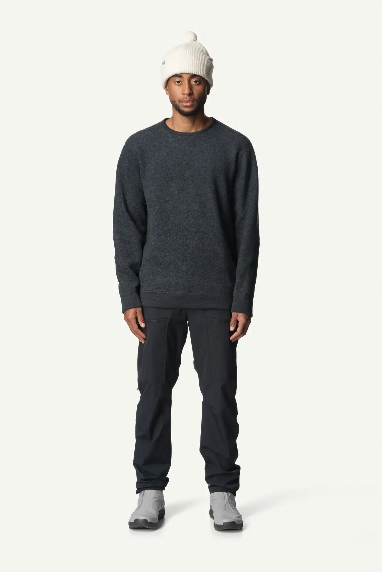 830035_900_100_Men_Alto_Wool_Crew_true_black_c_low