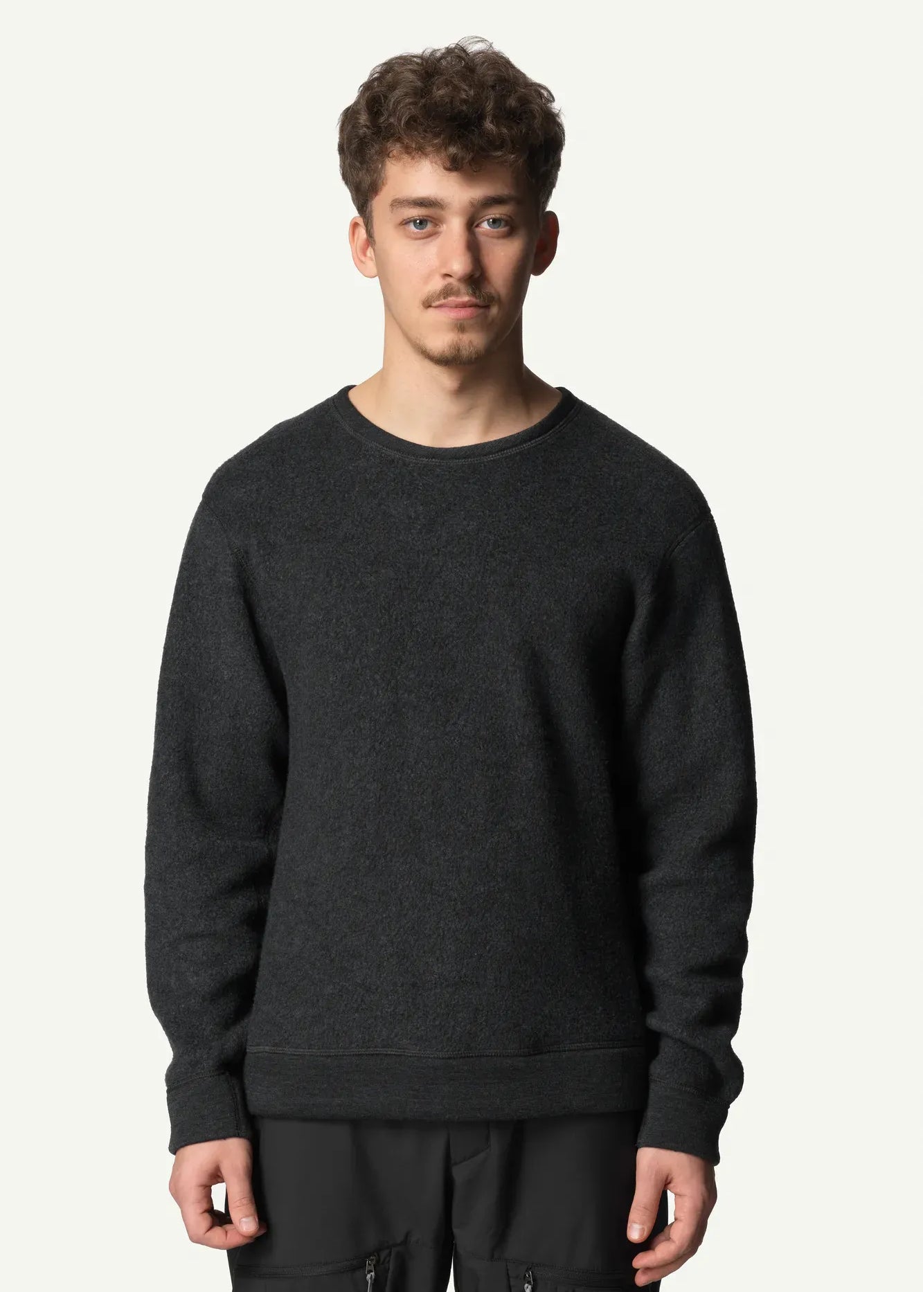 830035_900_200_Men_Alto_Wool_Crew_true_black_c_low