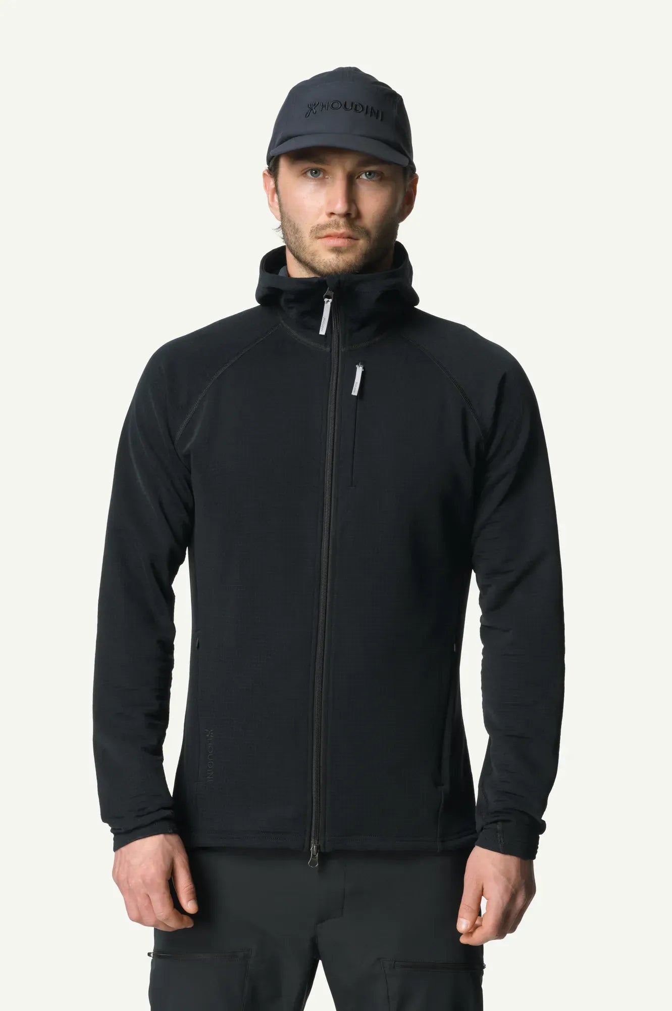 830036_900_200_Men_Aero_Houdi_true_black_C112_c_low
