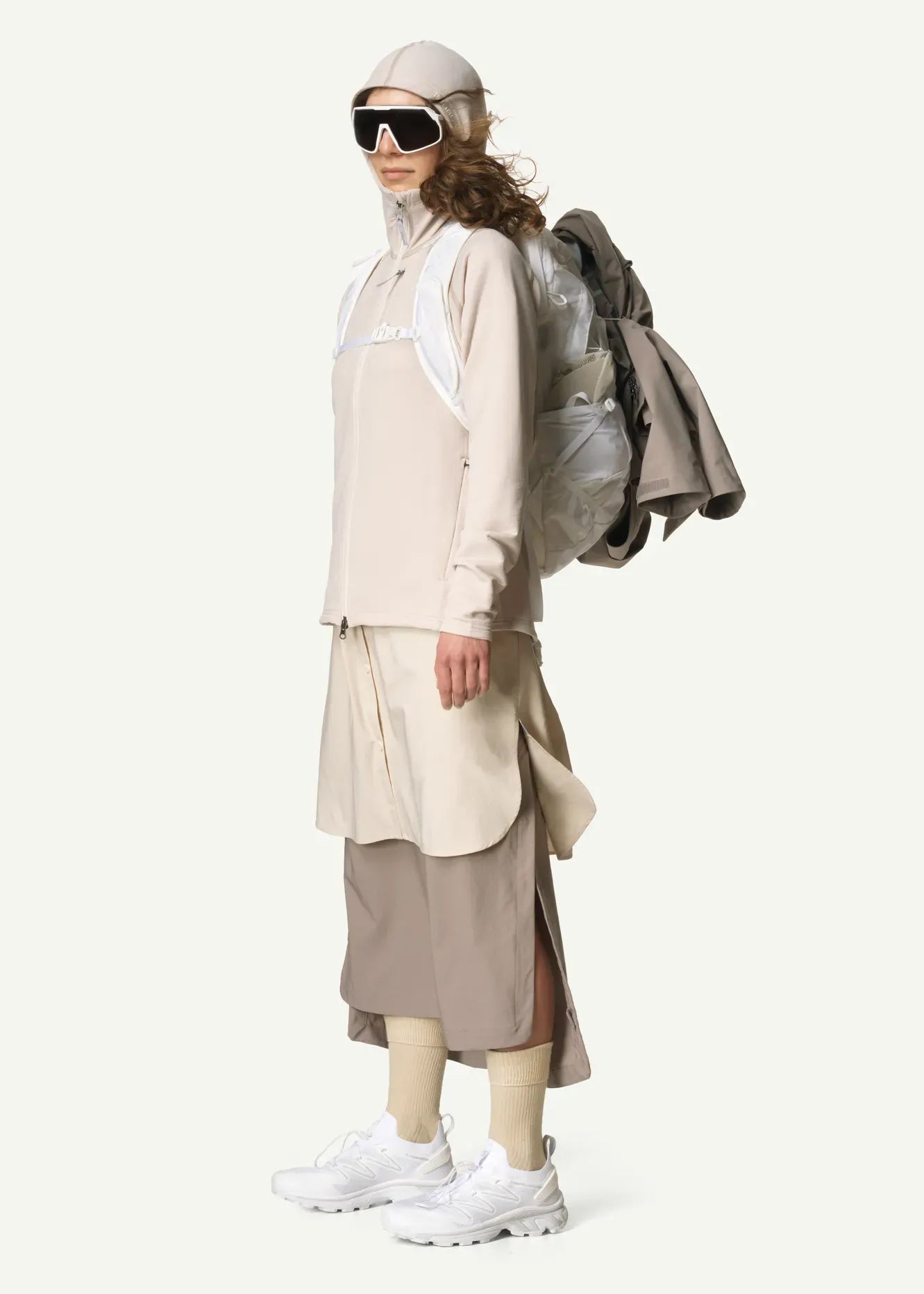 830037_191_100_Women_Aero_Houdi_foggy_mountain_C459_c_low