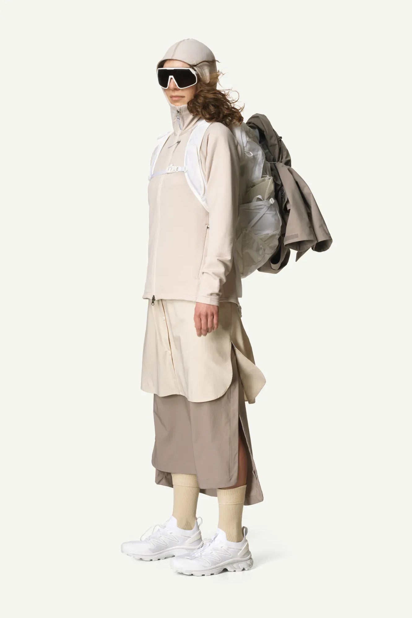 830037_191_100_Women_Aero_Houdi_foggy_mountain_C459_c_low