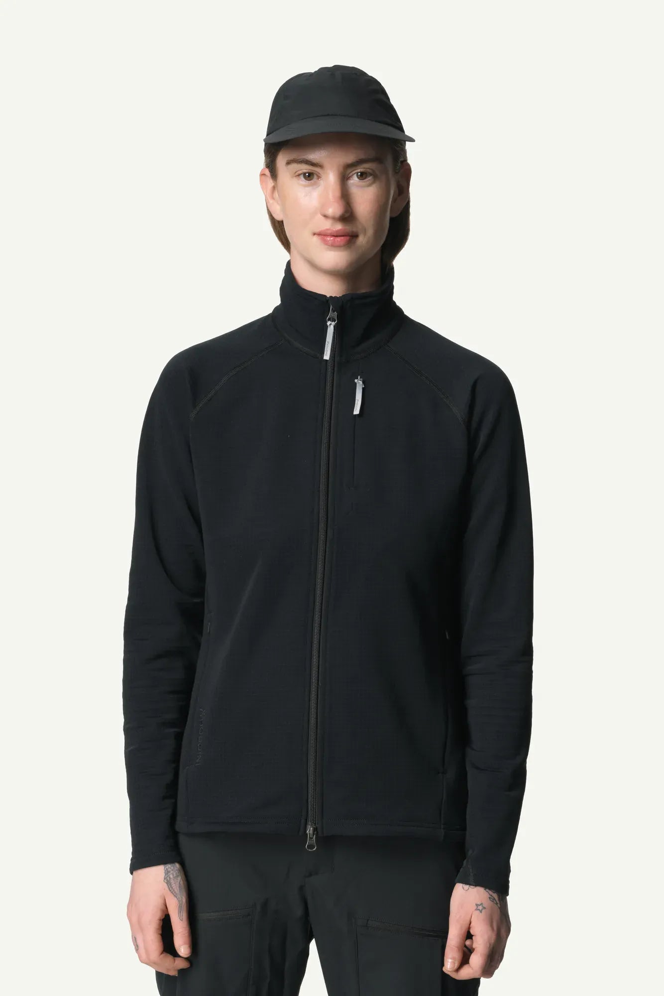 830040_900_200_Women_Aero_Jacket_true_black_C468_c_low