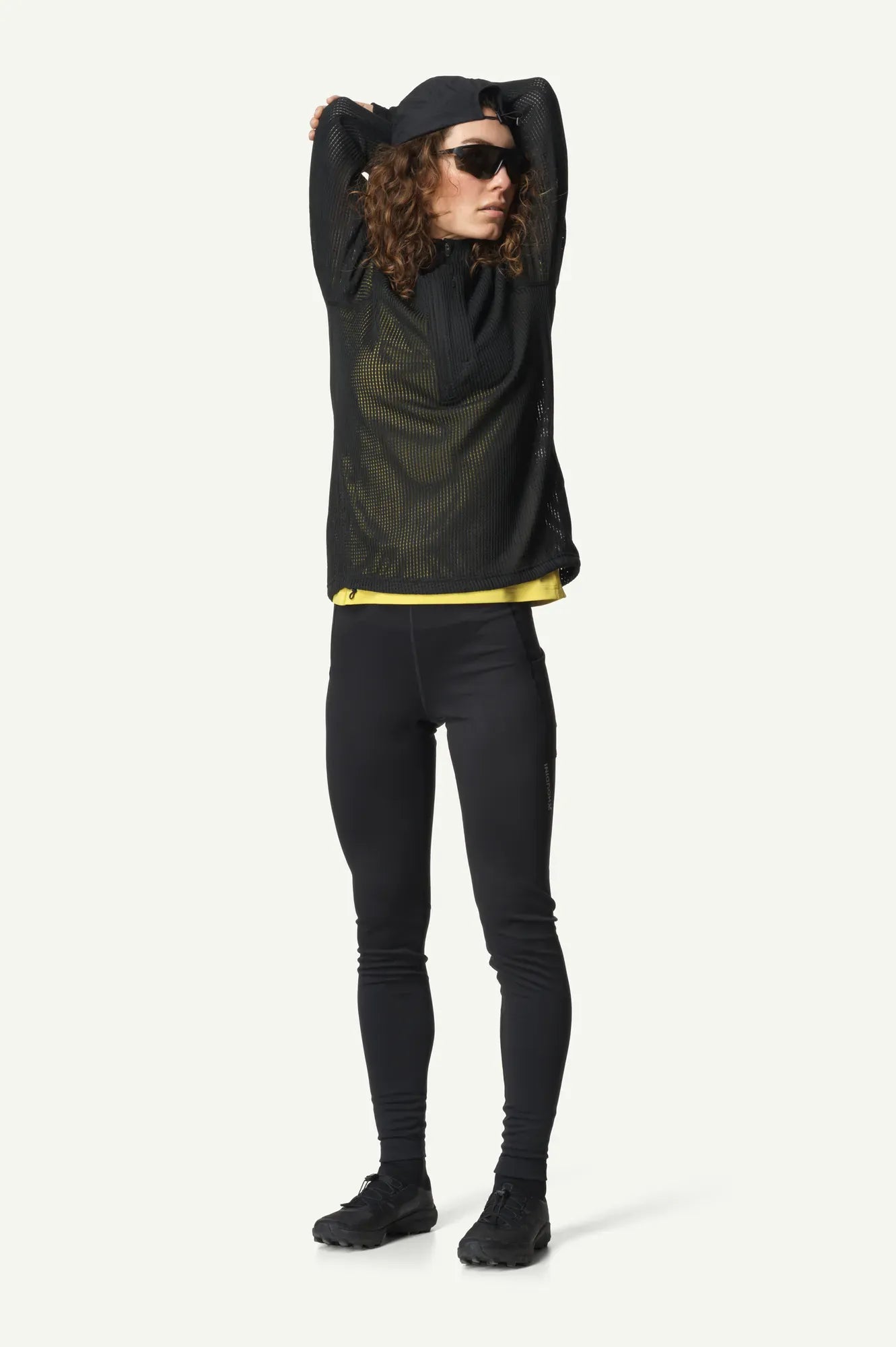 830046_900_102_Women_Pace_Flow_Half_Zip_true_black_C459_c_low