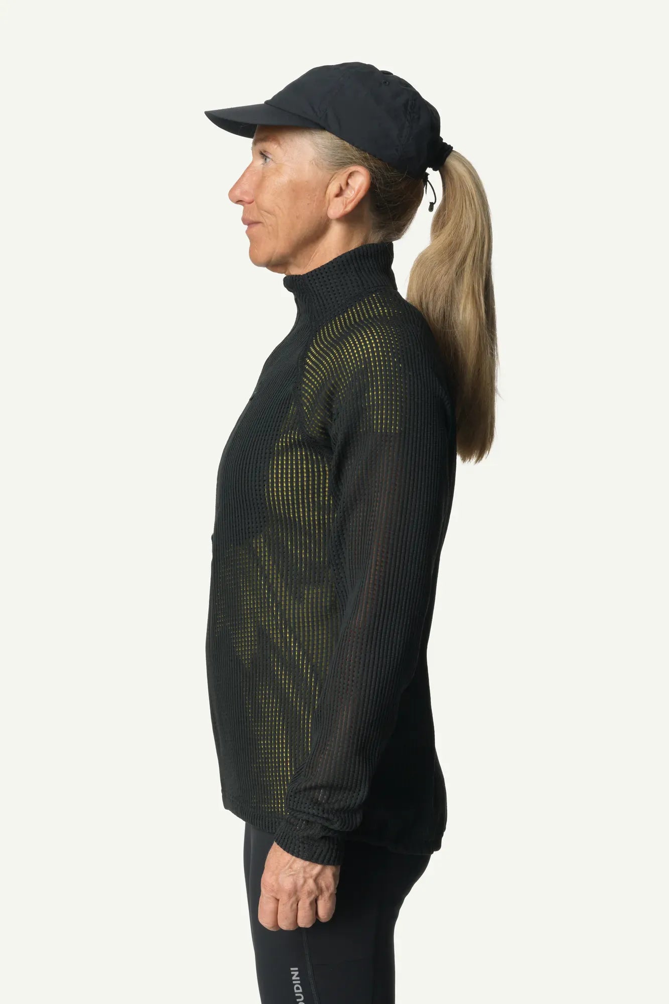 830046_900_201_Women_Pace_Flow_Half_Zip_true_black_C473_c_low