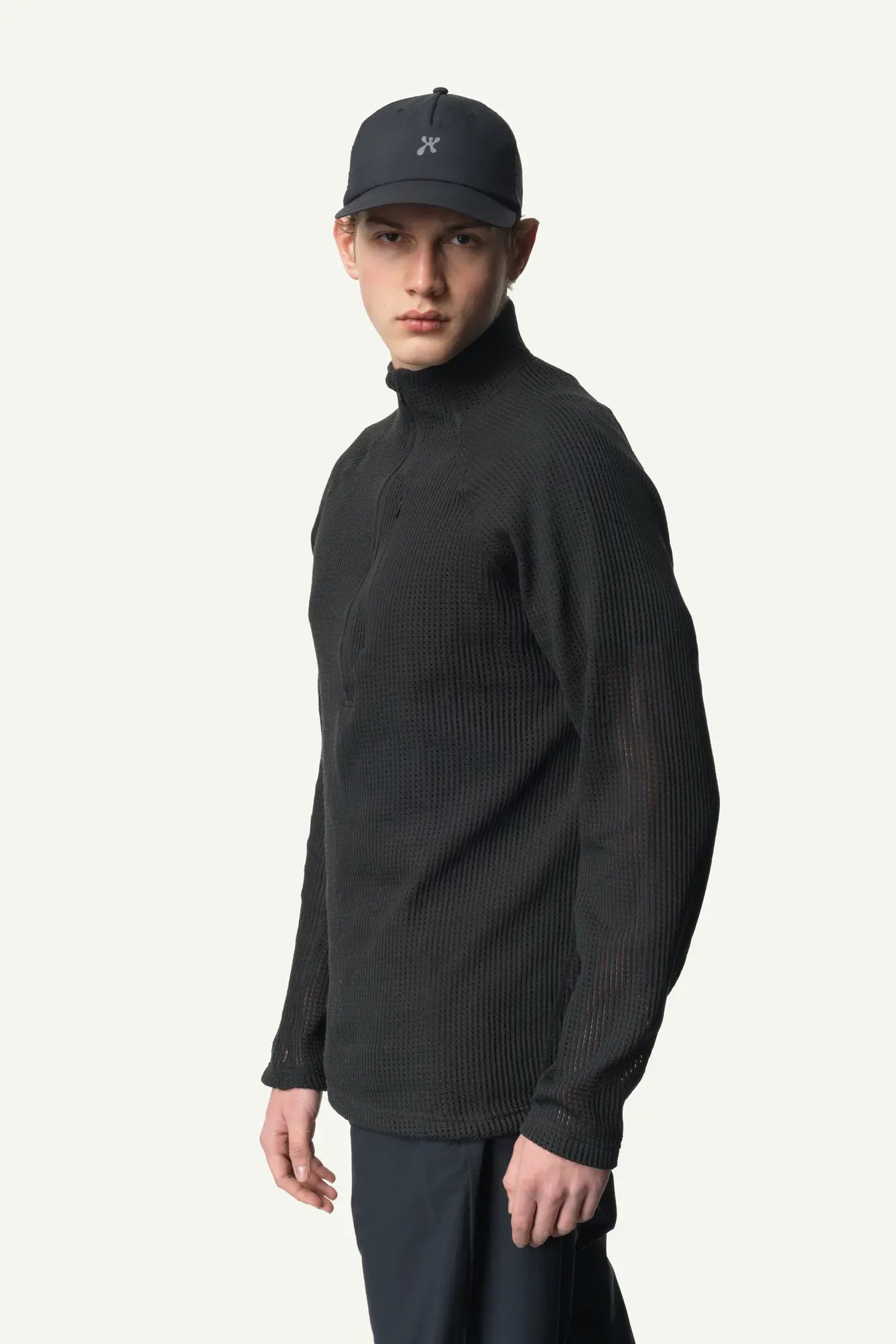 830047_900_300_Men_Pace_Flow_Half_Zip_true_black_c_low