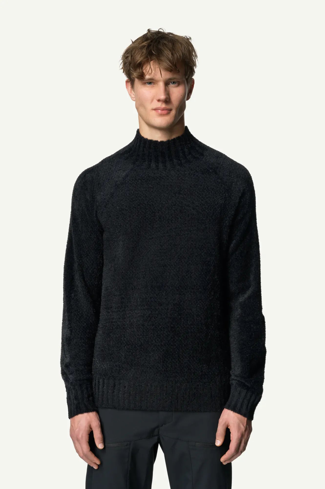 830061_900_200_Men_Lykan_Crew_true_black_B476_c_low