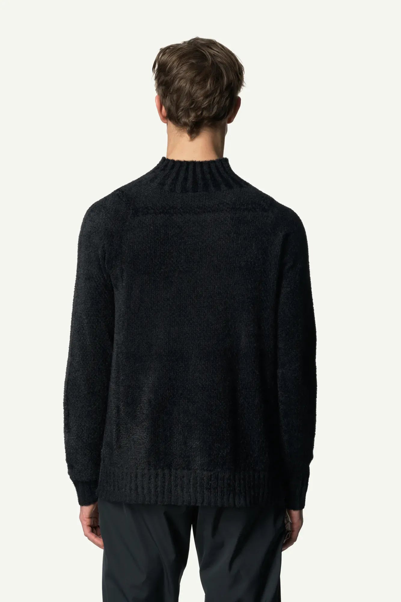 830061_900_202_Men_Lykan_Crew_true_black_B476_c_low