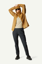 840004_G65_101_Women_The_Orange_Jacket_greenish_gold_B121_c_low