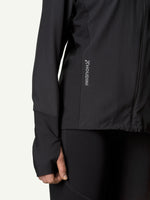 840005_900_607_Men_Pace_Wind_Jacket_true_black_c_low