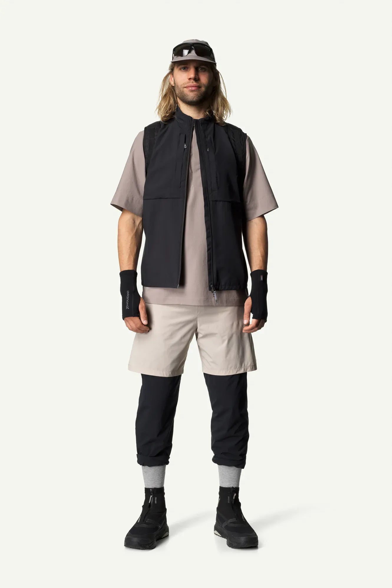 840007_900_101_Men_Pace_Hybrid_Vest_true_black_c_low