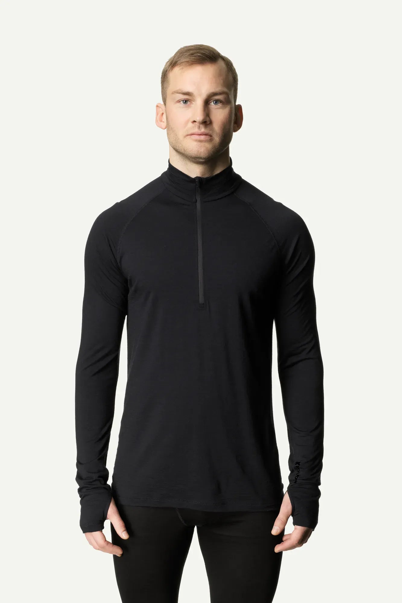840039_900_200_Men_Desoli_Light_Half_Zip_true_black_c_low