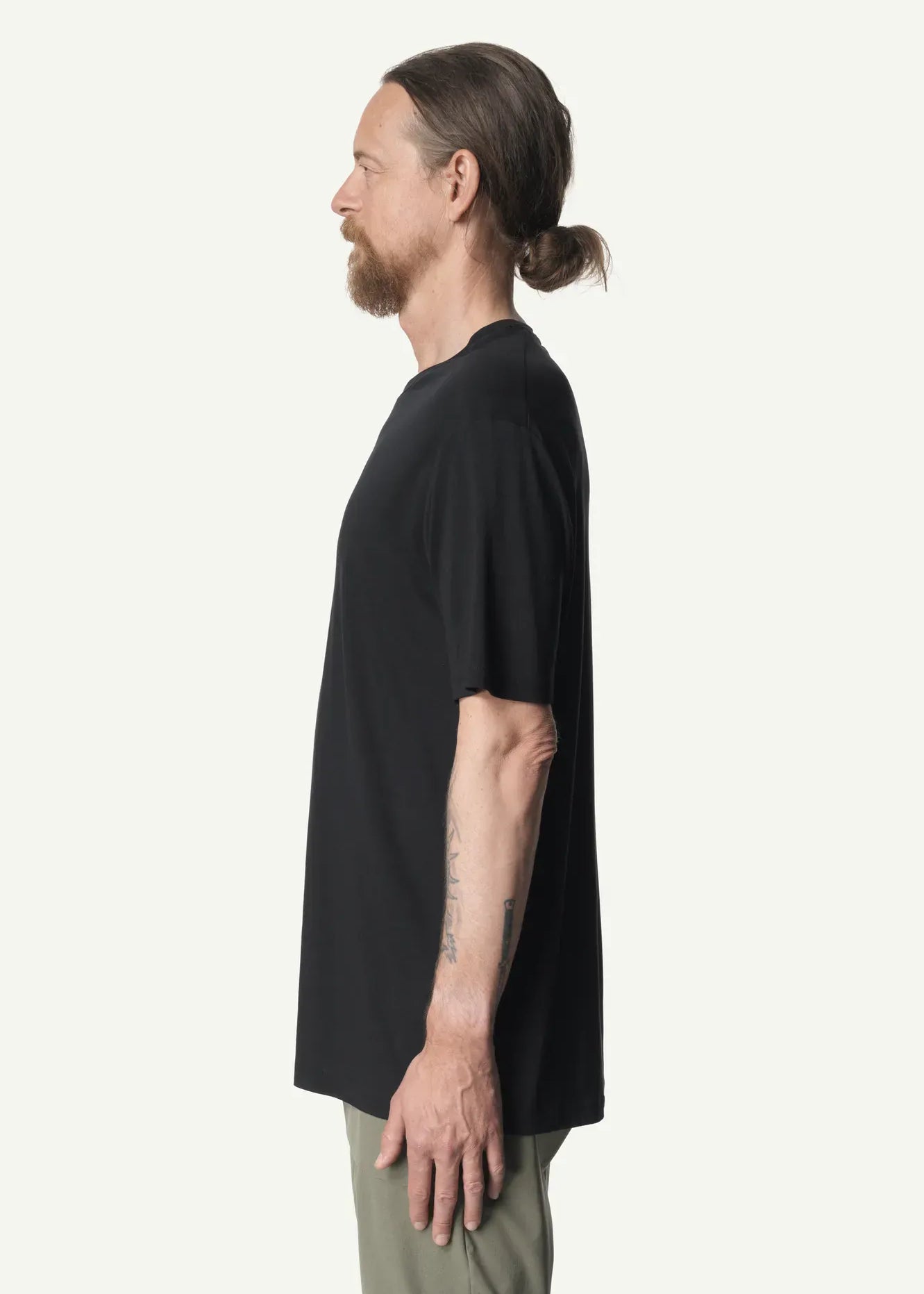 840049_G69_201_Men_Tree_Message_Tee_true_black_C121_c_low