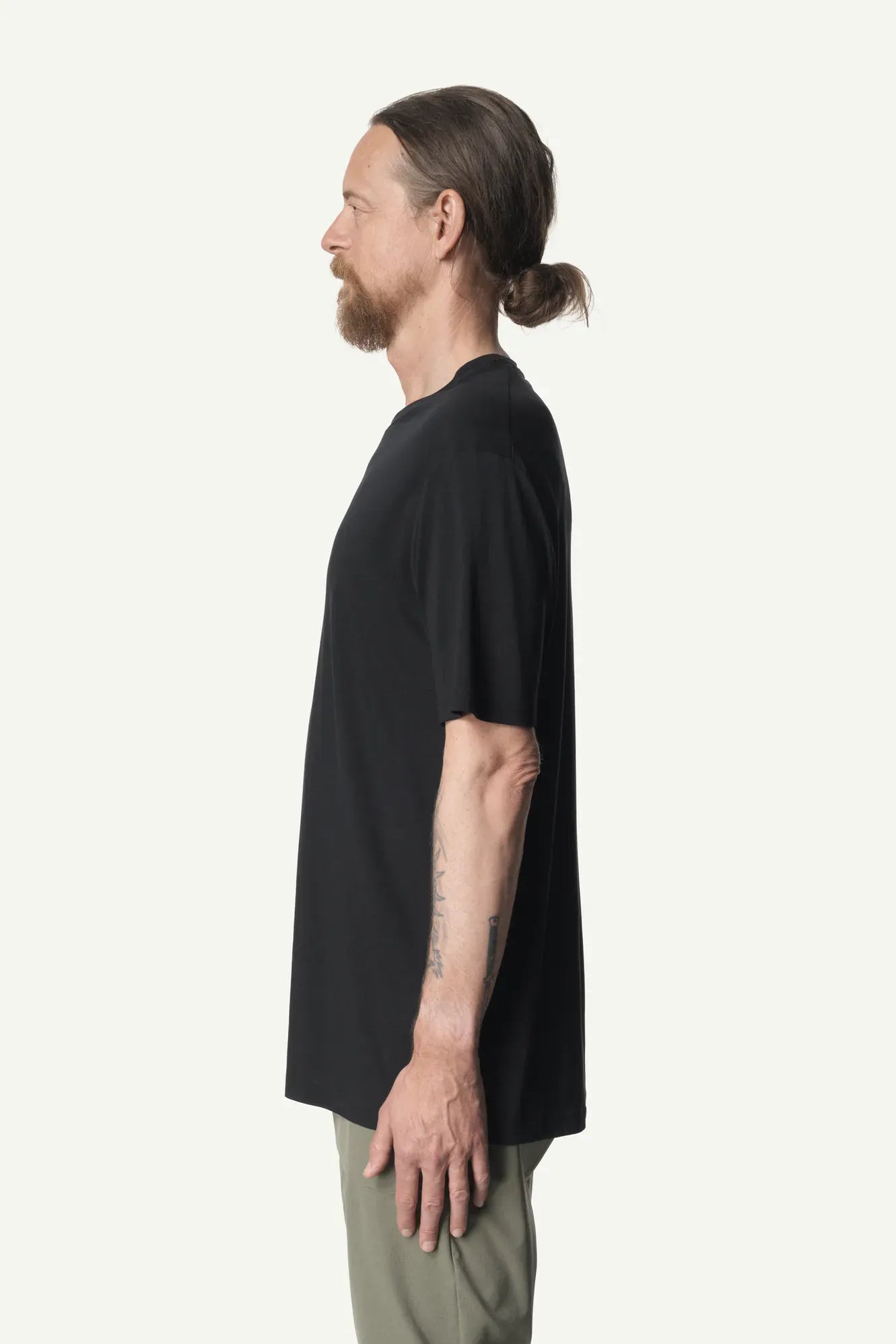840049_G69_201_Men_Tree_Message_Tee_true_black_C121_c_low