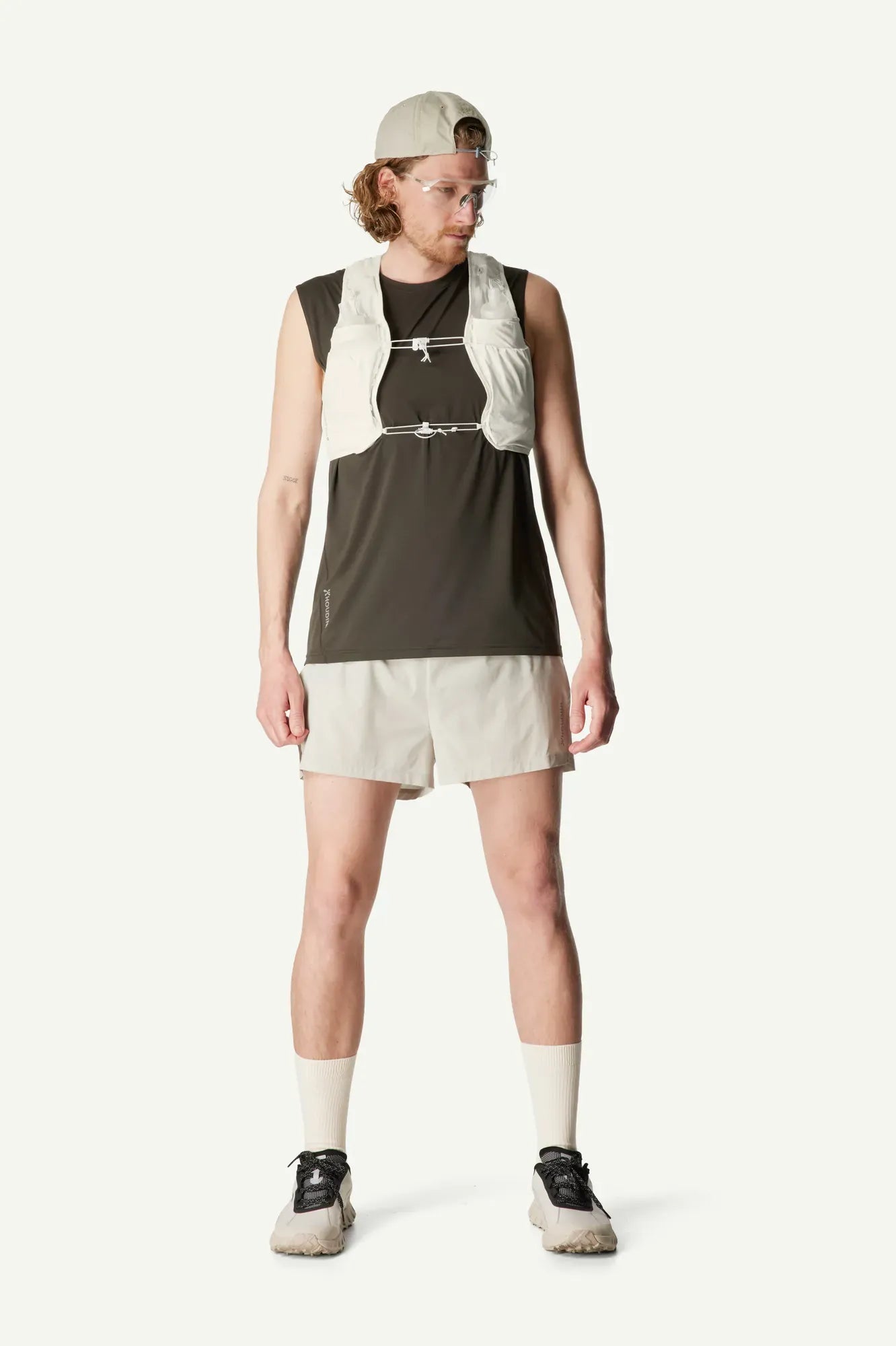 840061_H28_101_Men_Pace_Split_Shorts_greenish_gray_A390_c_low