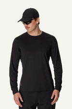 840063_900_200_Men_Pace_Air_LS_Tee_true_black_A372_c_low