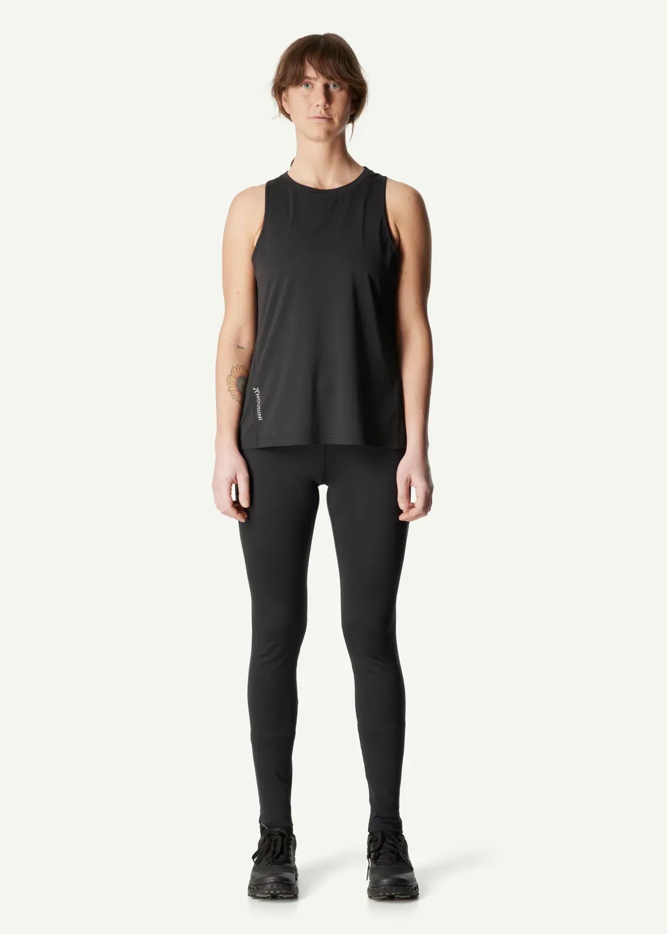 840067_900_100_Women_Pace_Air_Tank_true_black_B121_c_low