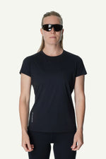 840068_900_200_Women_Pace_Air_Tee_true_black_A100_c_low