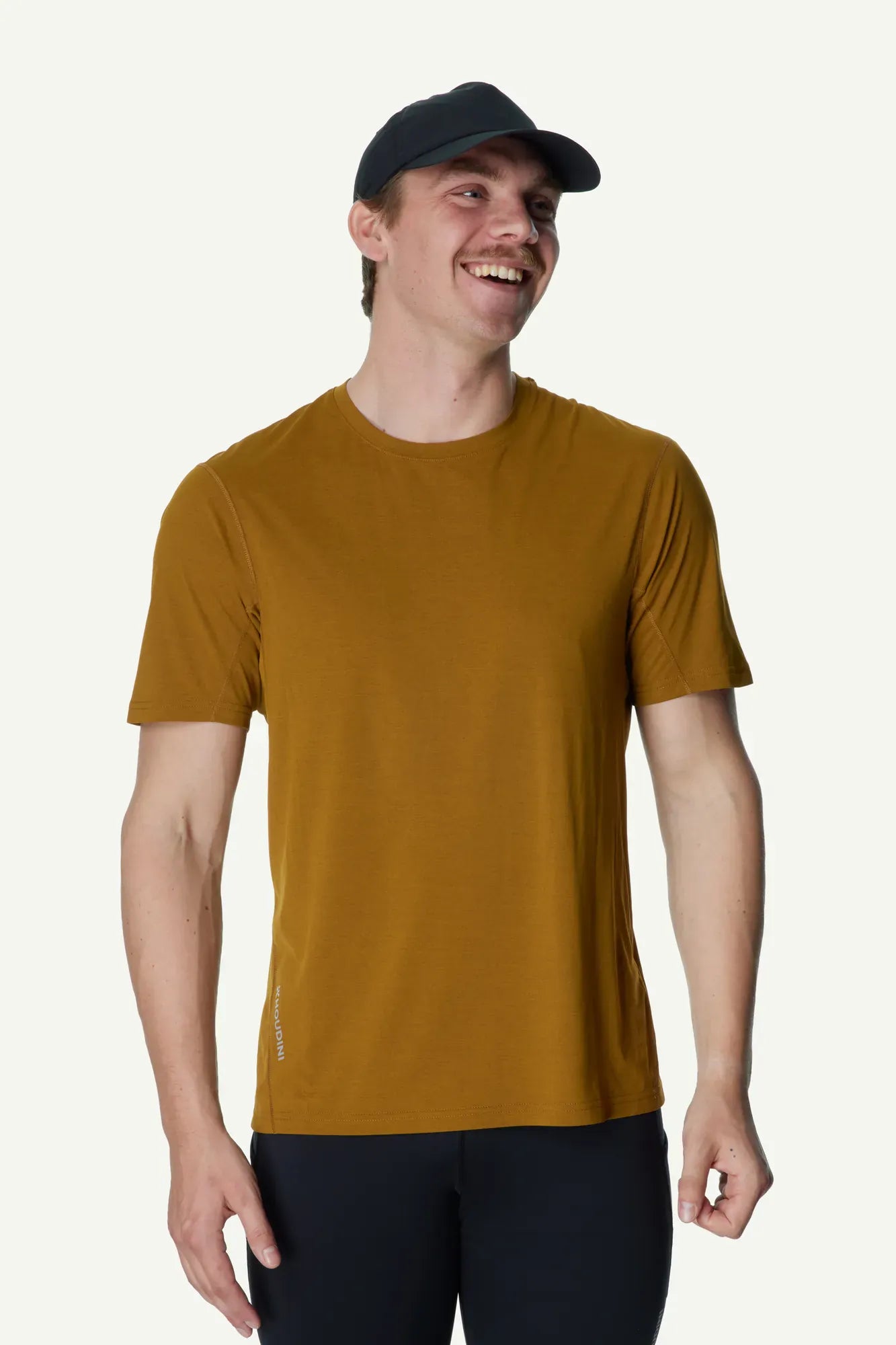 840069_G65_200_Men_Pace_Air_Tee_greenish_gold_A372_c_low