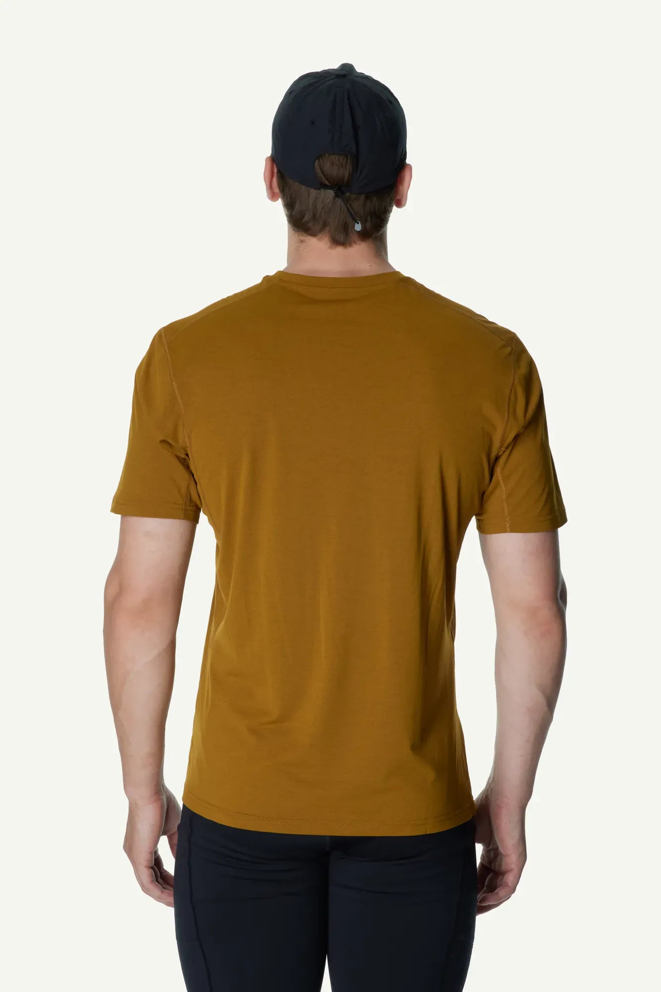 840069_G65_202_Men_Pace_Air_Tee_greenish_gold_A372_c_low