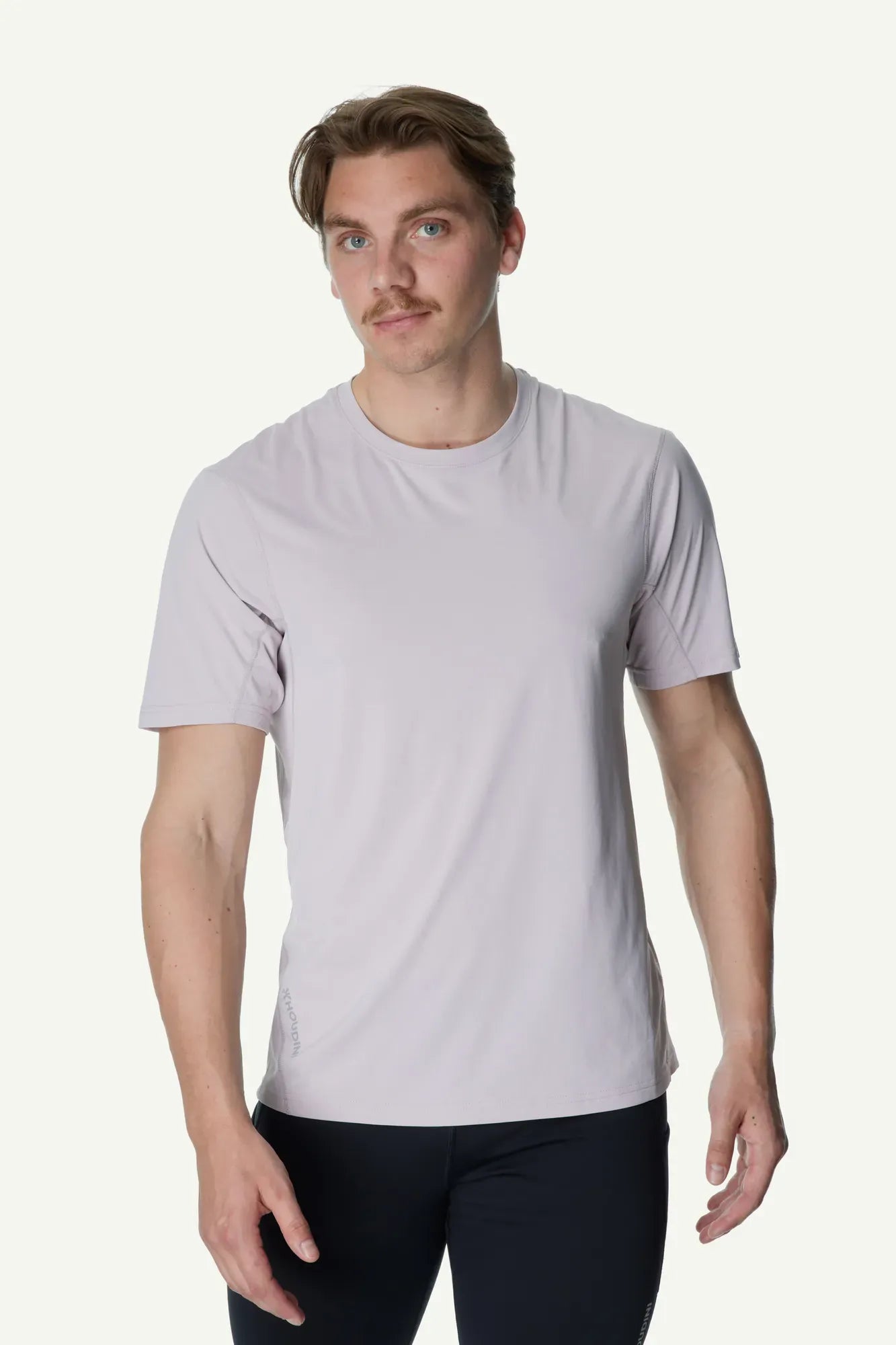840069_H30_200_Men_Pace_Air_Tee_silver_purple_A372_c_low