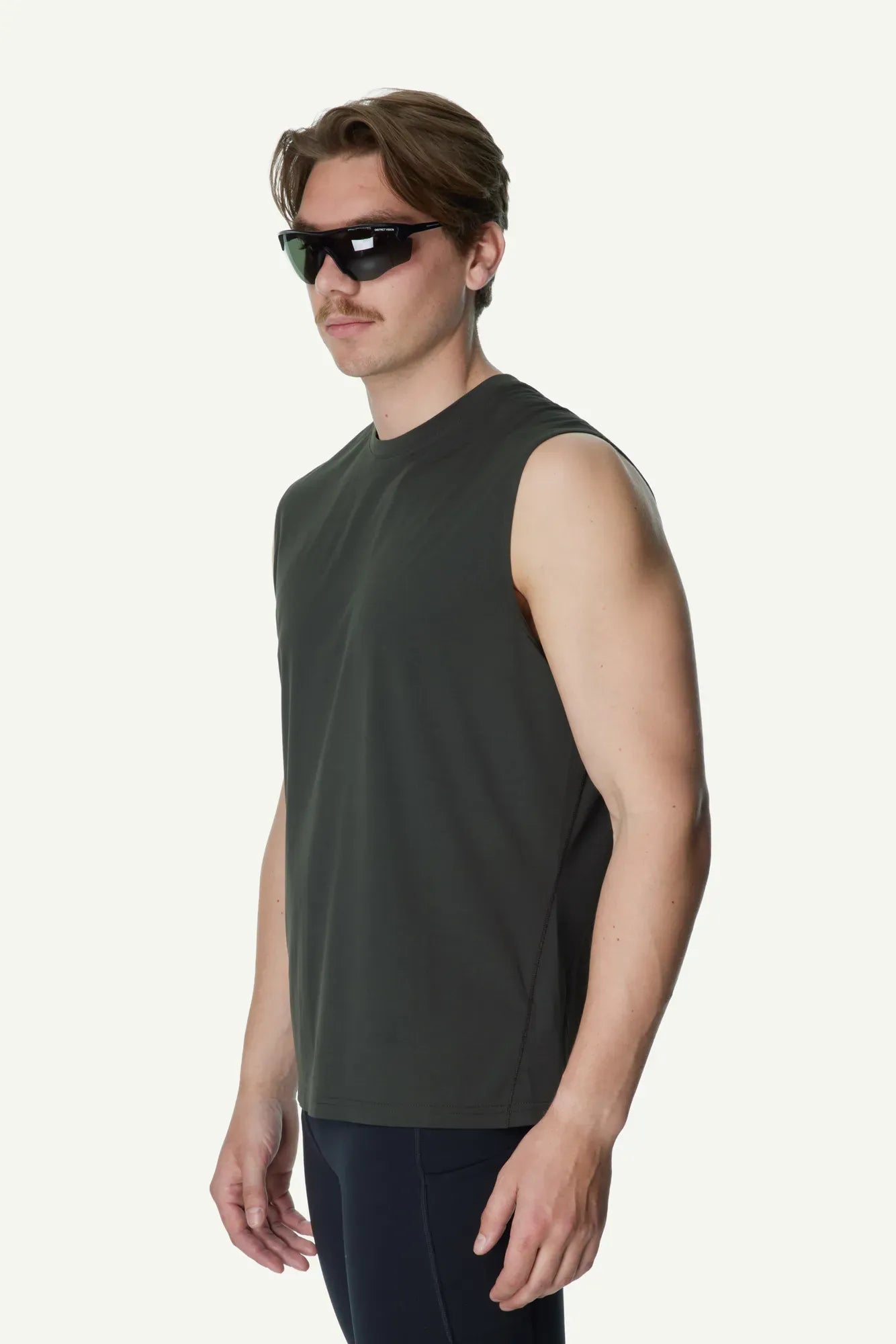 840070_H29_201_Men_Pace_Air_Tank_green_illusion_A372_c_low